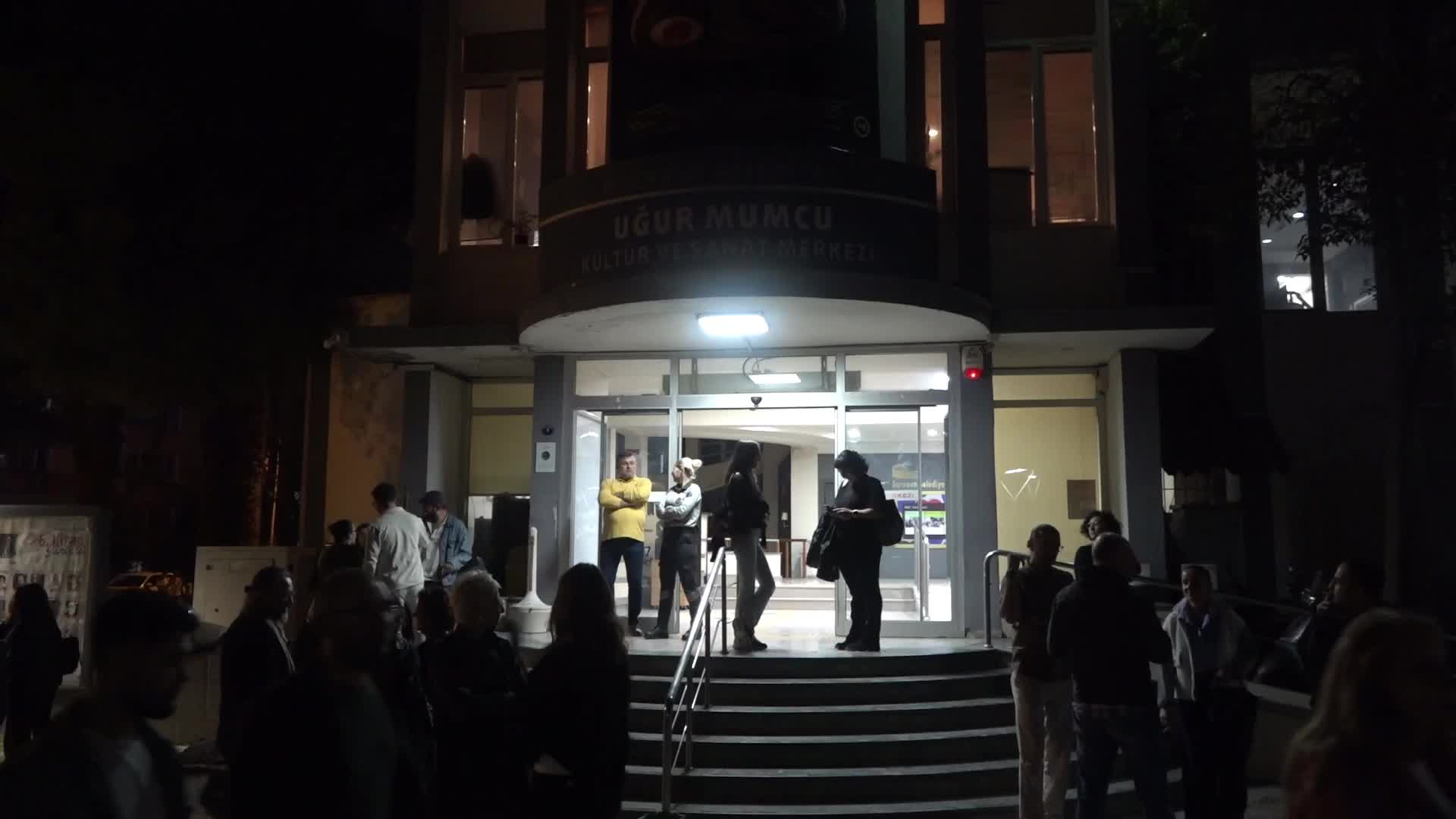 Bornova Belediyesi Şehir Tiyatrosu, yeni sezonu “Altın Ejderha” ile açtı