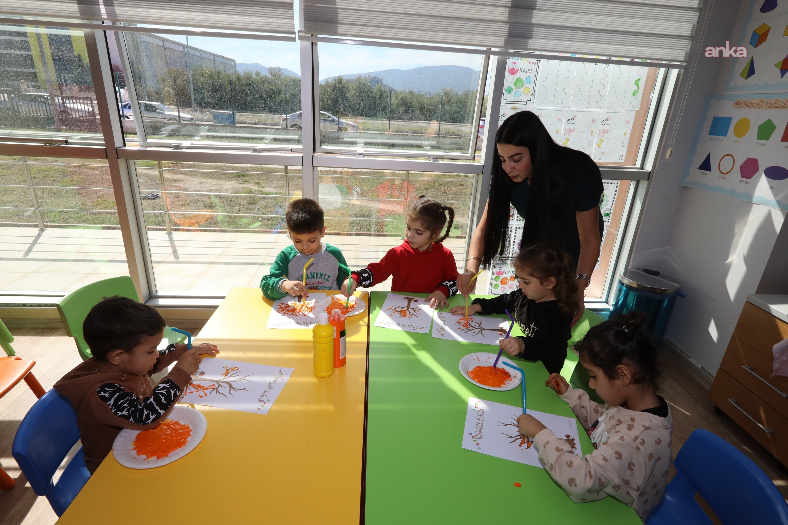 Efes Selçuk’ta tarım işçisi kadınların çocukları Deppo Efes Masal Evi’ne emanet