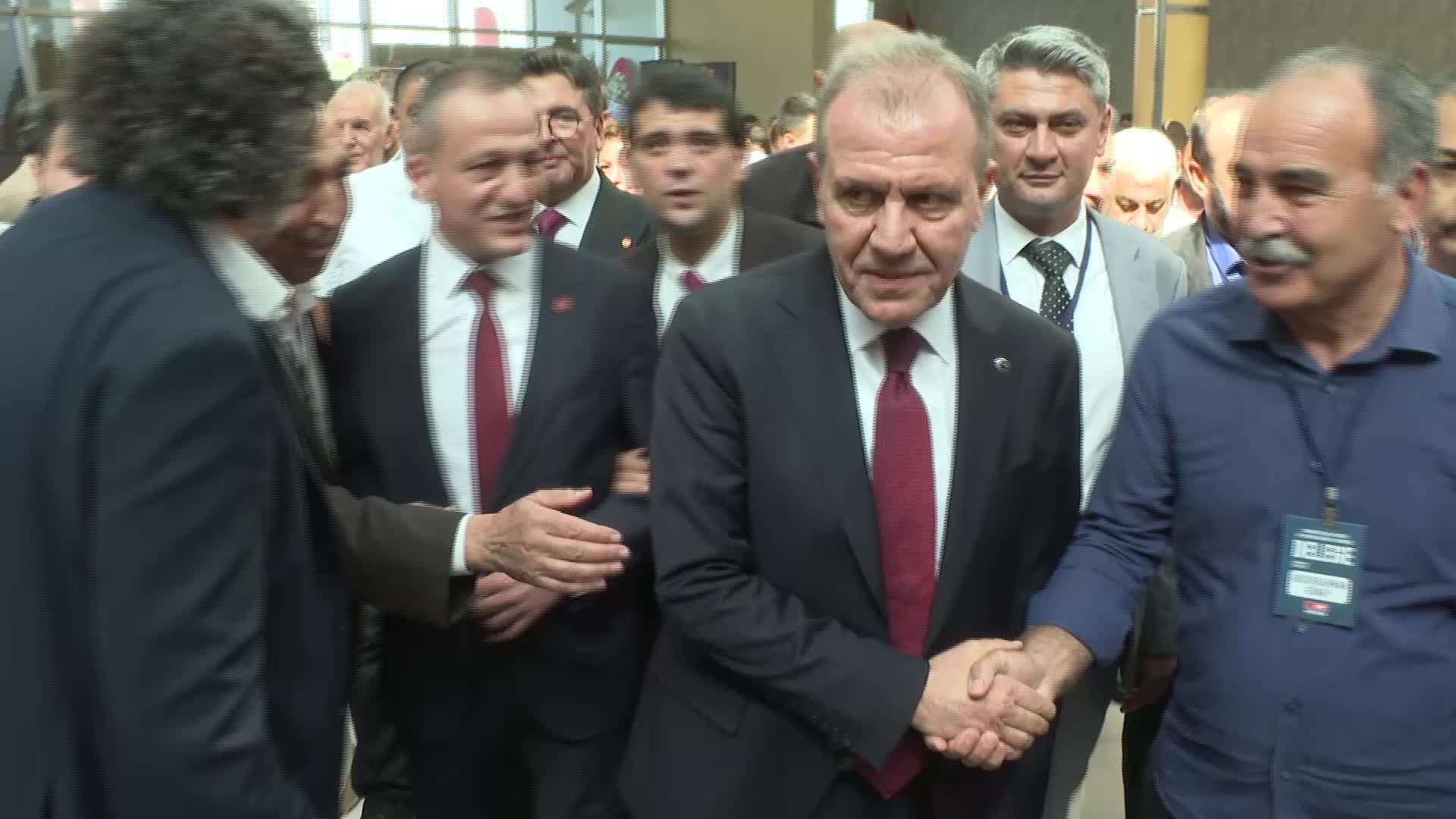 Vahap Seçer, CHP 39. Mersin Olağan İl Kongresi’nde konuştu: “Mesele artık ekonomi değil; derin yoksulluk”
