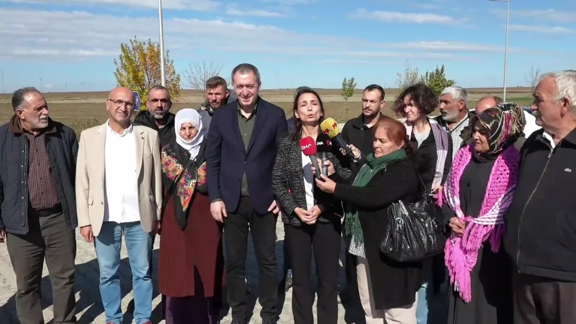 DEM Parti Eş Genel Başkanları Selahattin Demirtaş ve Selçuk Mızraklı'yı ziyaret etti.... "Gerçekten bu sürece inanıyorsak katkı sağlayacak arkadaşlarımızın cezaevlerinde bulunmasının bir anlamı yok"