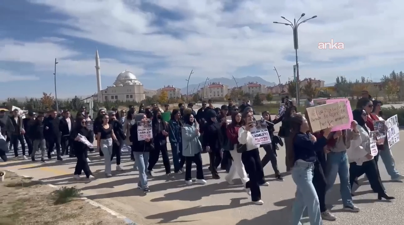 29 Ekim'i öğrenciler yapay zekayla hazırladıkları müzikalle kutladılar