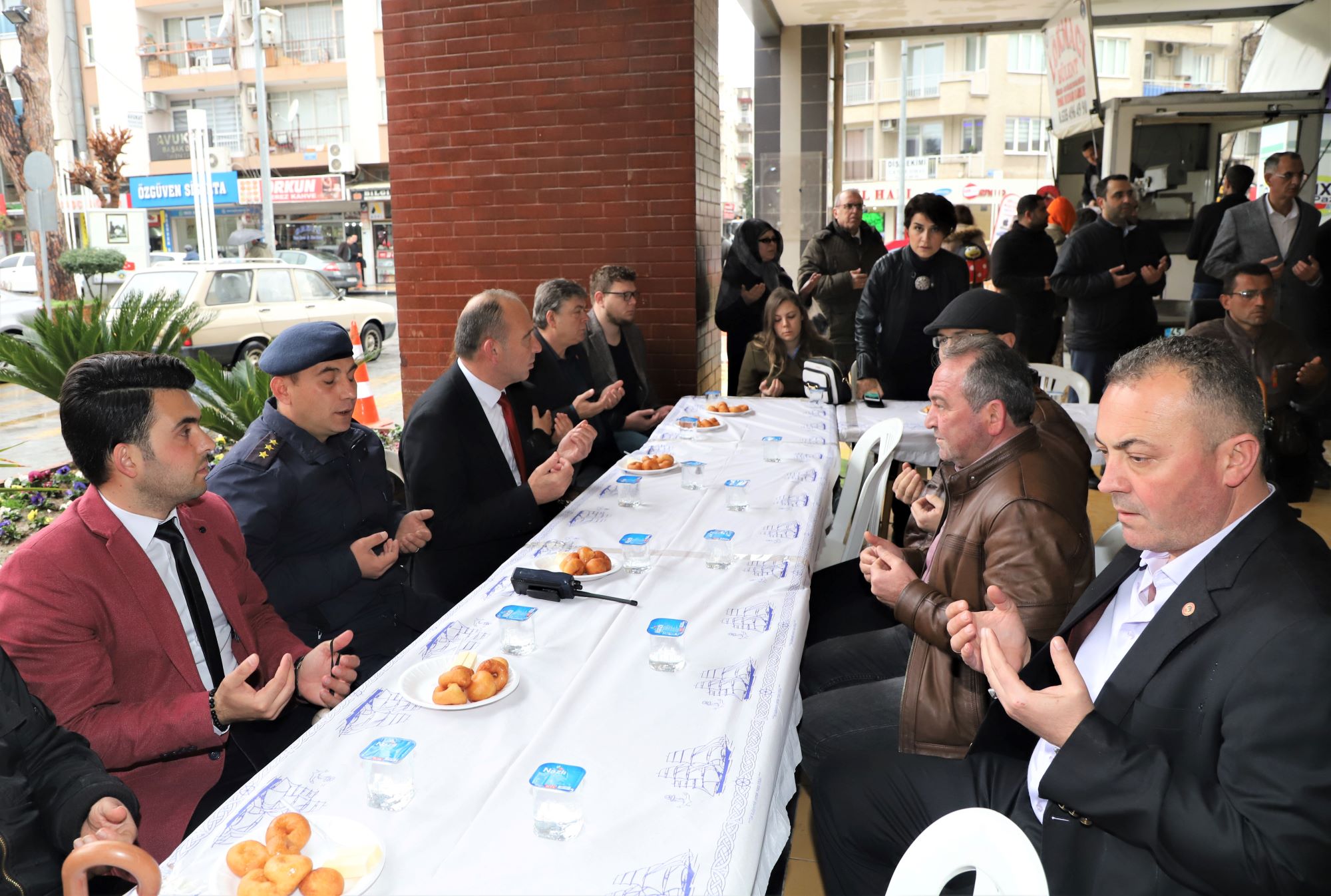 TURGUTLU'DA ŞEHİTLER İÇİN LOKMA HAYRI VE KURAN-I KERİM TİLAVETİ