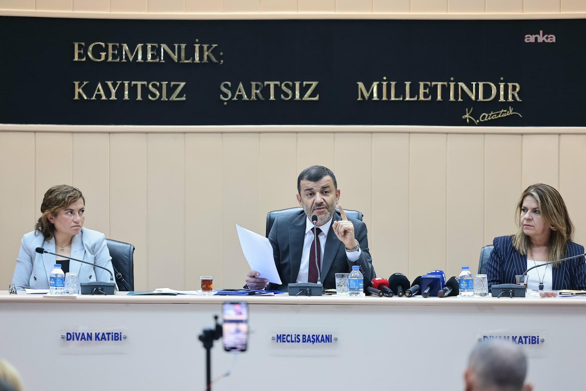 Denizli Büyükşehir Belediye Başkanı Çavuşoğlu: "Denizli Büyükşehir’in malına çökerlerse; çöktürtmem, çöktürtmeyeceğim"