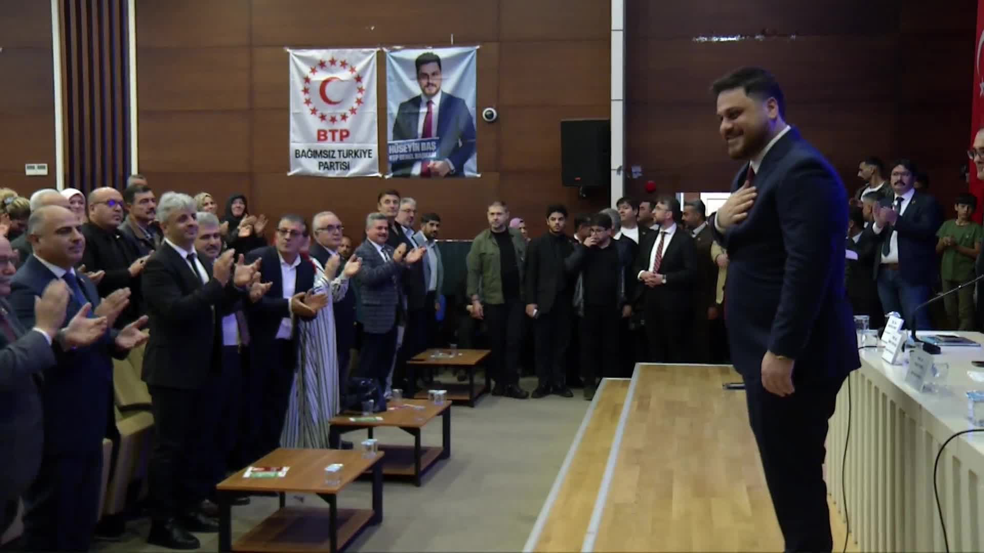 BTP Genel Başkanı Baş: "Apo için Diyarbakır'da yürüyüş yapıldı. 40 senedir terör belası var hiç yapılabildi mi?"
