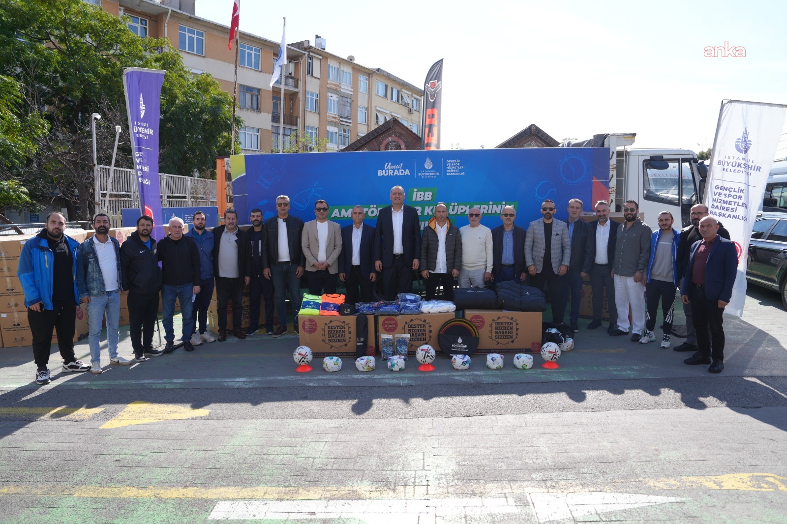Kartal’da amatör spor kulüplerine malzeme desteği