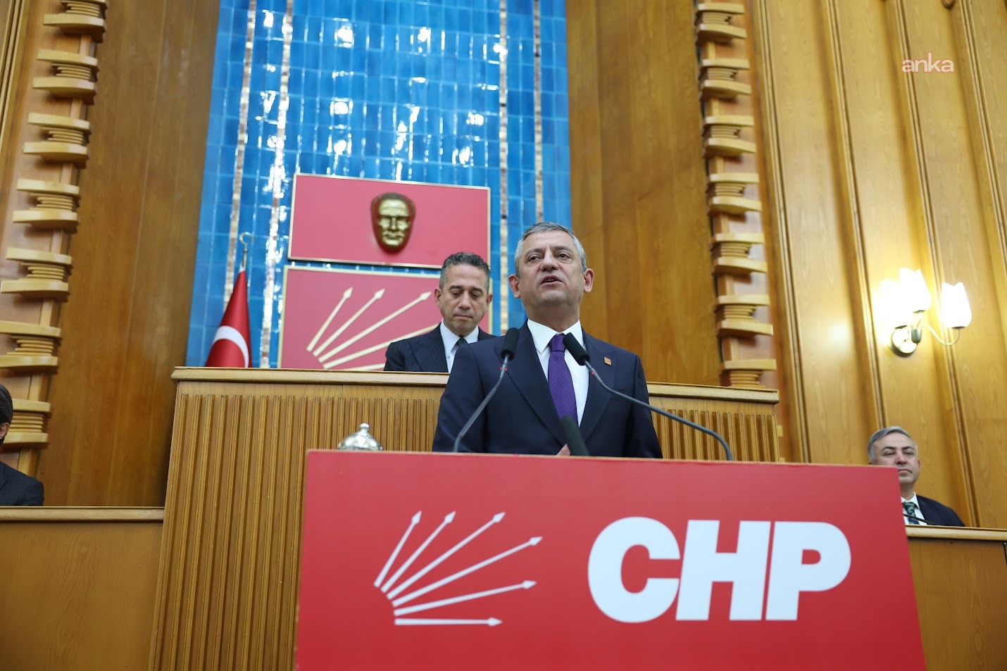 CHP Grup Toplantısı... Özgür Özel'den Erdoğan'a: "Bu ülke liyakatli kadroların emin ve ehil ellerinde'" diyorsan bu cümleyi duymak için bir seçim bekleyeceksin