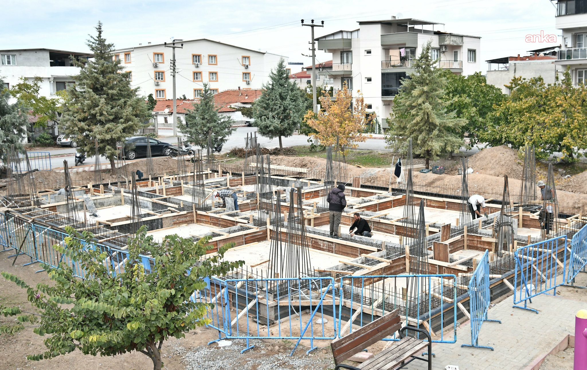 Akhisar Belediyesi'nin hayata geçirdiği 3 projede çalışmalar sürüyor