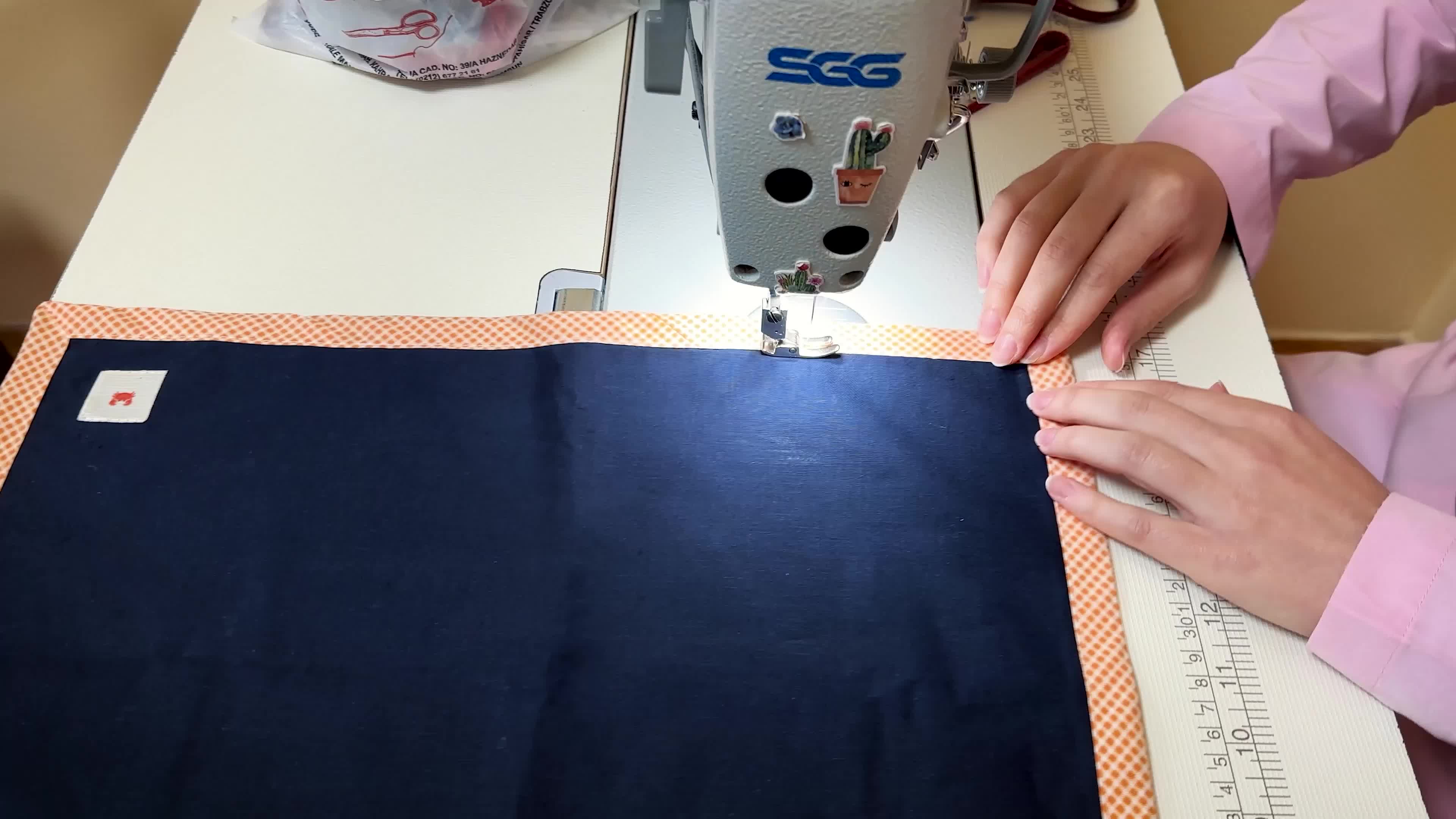 Tekstil üretici kadınlardan Ortahisar Belediyesi'nin "beslenme çantası" projesine destek