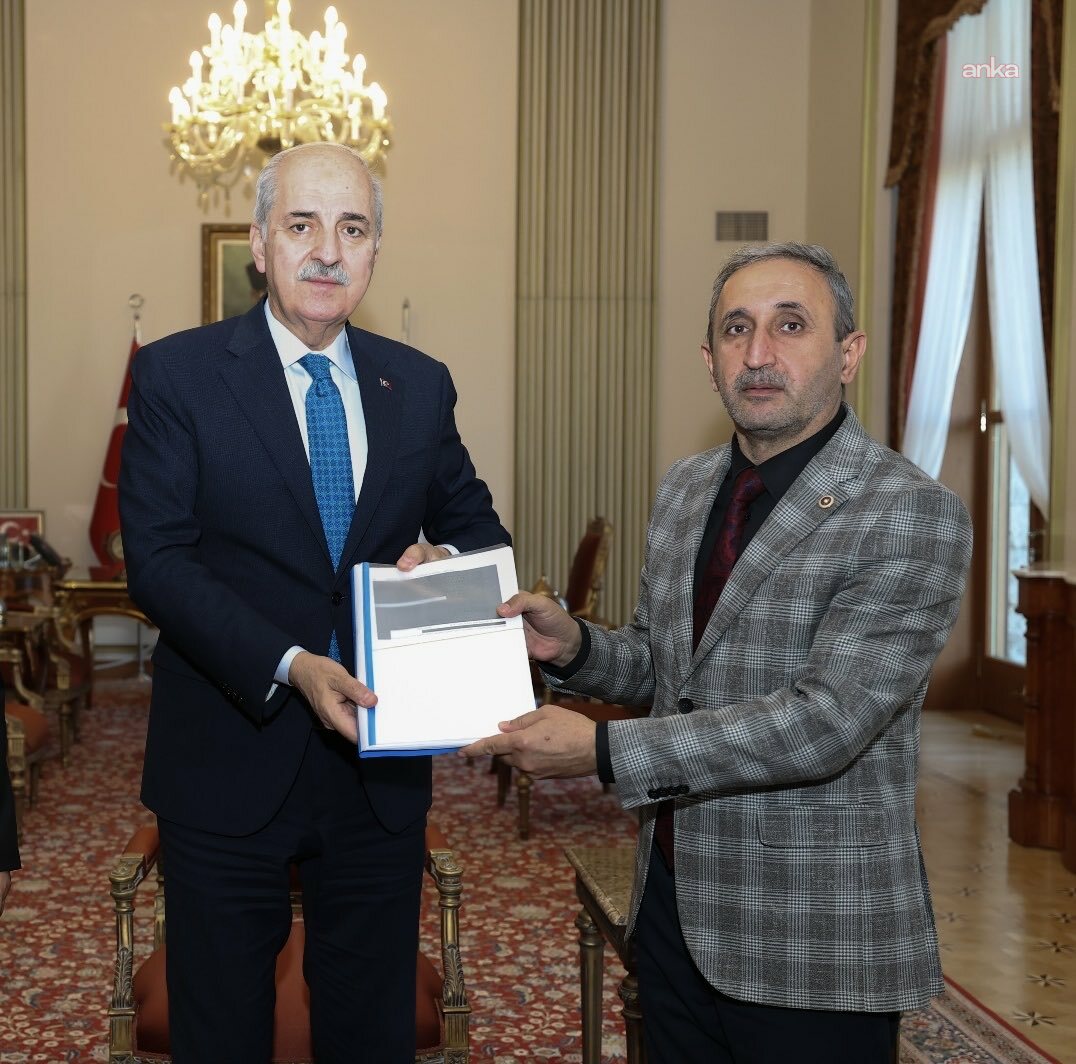 HÜDA PAR milletvekili Şahzade Demir: "Silopi'de DEDAŞ'ın haksız uygulamalarına karşı toplanan 8 bin imzayı TBMM Başkanımız Kurtulmuş'a teslim ettim"