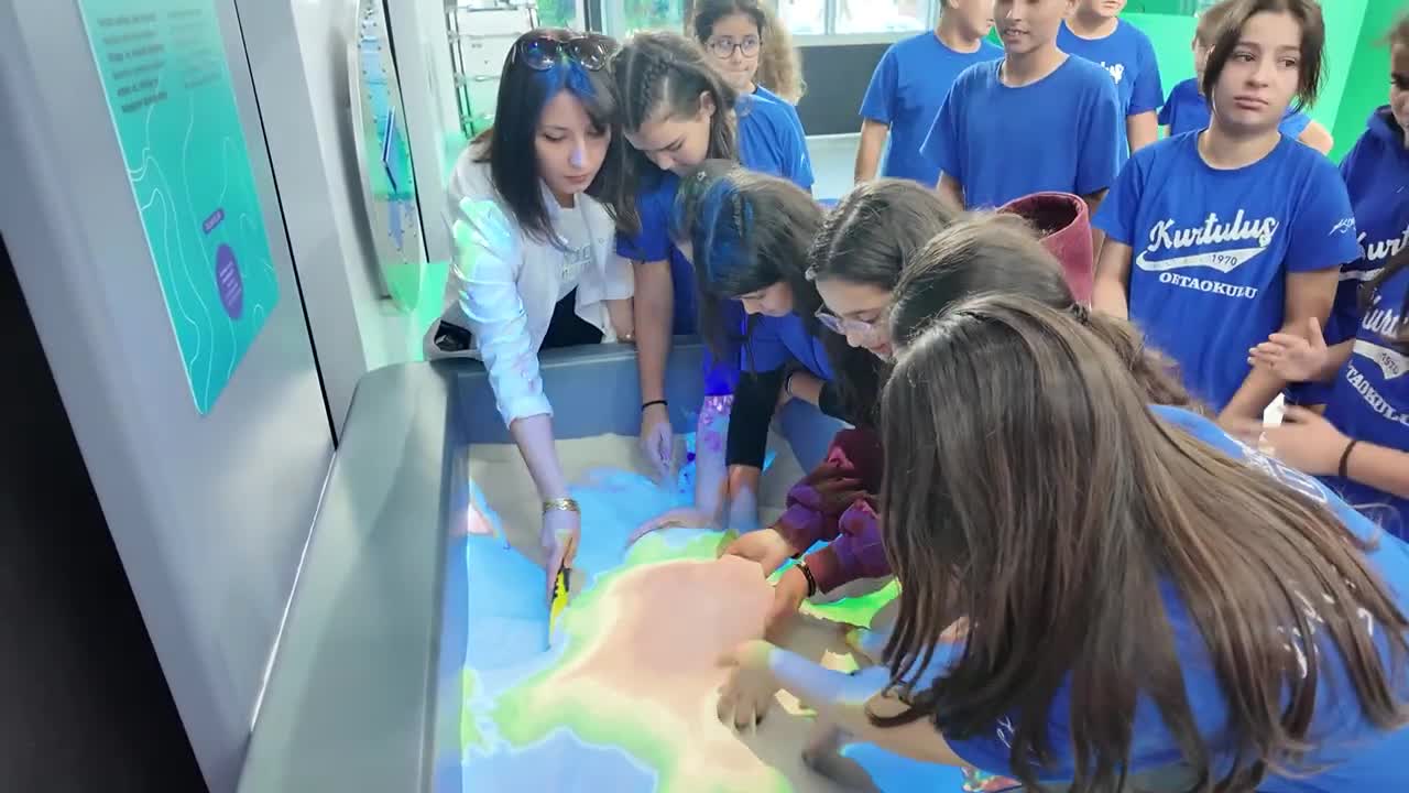 Mersin Büyükşehir Belediyesi Mercan Bilim Merkezi'nde yeni dönem başladı