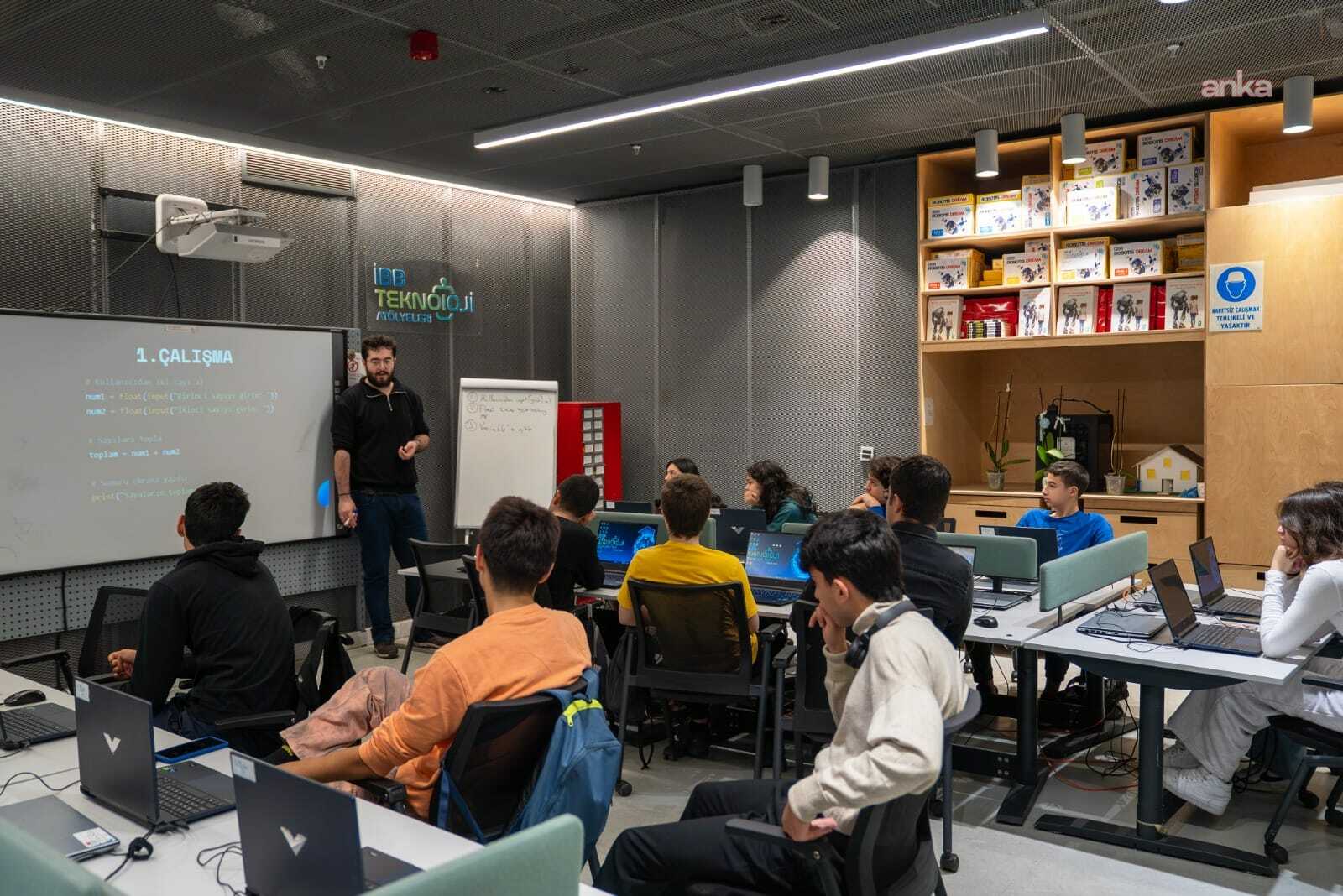 İBB Teknoloji Atölyelerinde yeni eğitim dönemi heyecanı