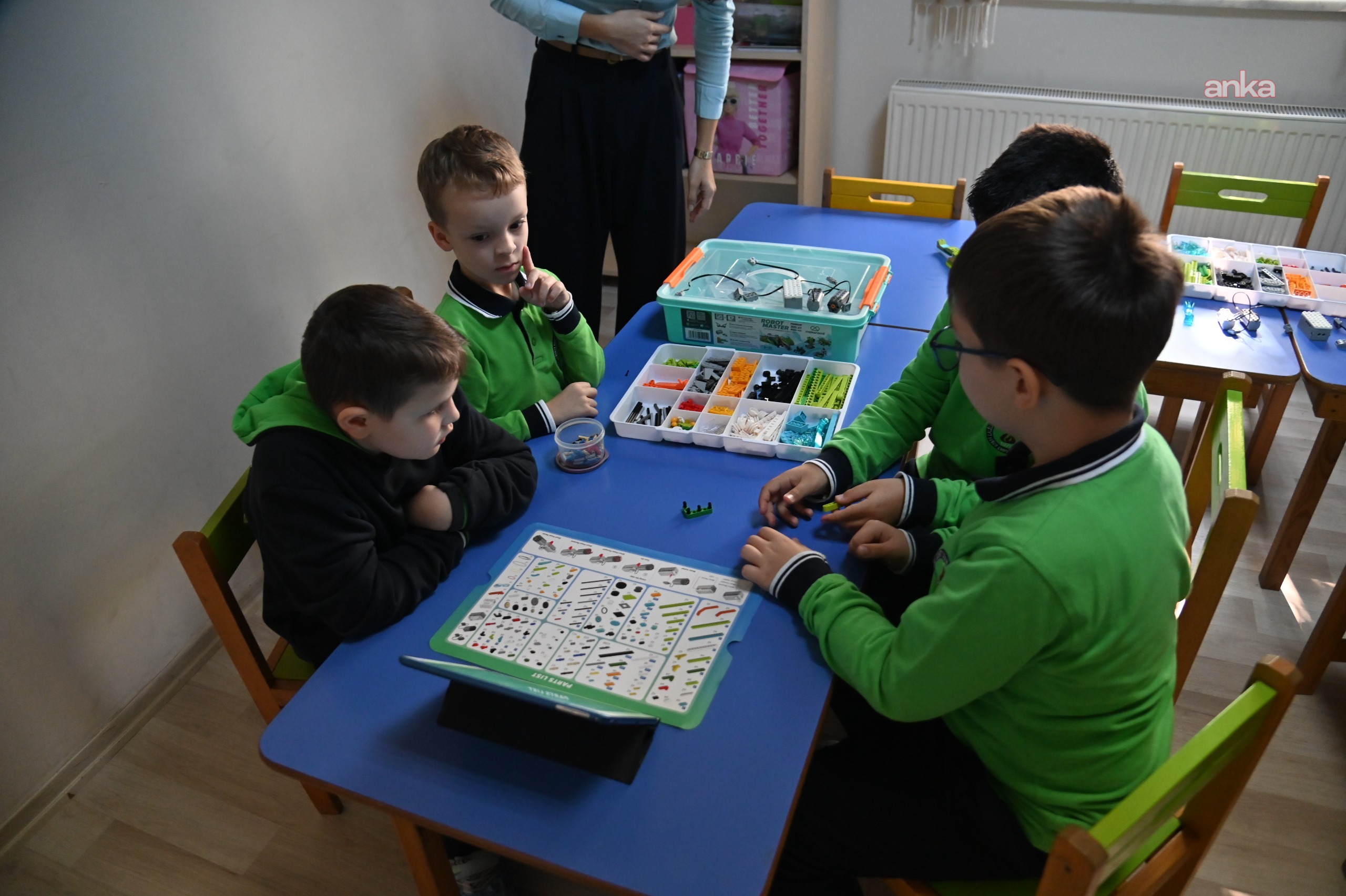 Manisa Büyükşehir Belediyesi’nin “Robotik Kodlama” kursları başladı