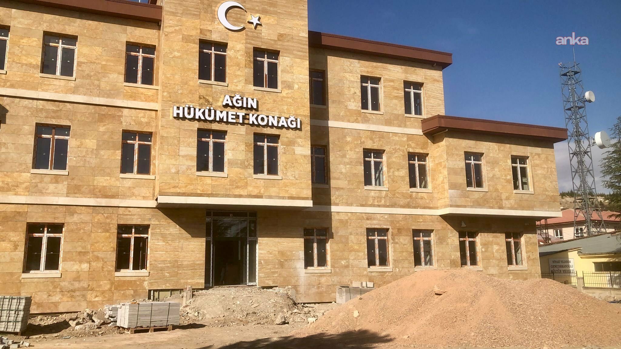 Elazığ Valiliği'nden Ağın'daki yeni Hükümet Konağı'na "TC" ibaresi eklenmesine ilişkin açıklama