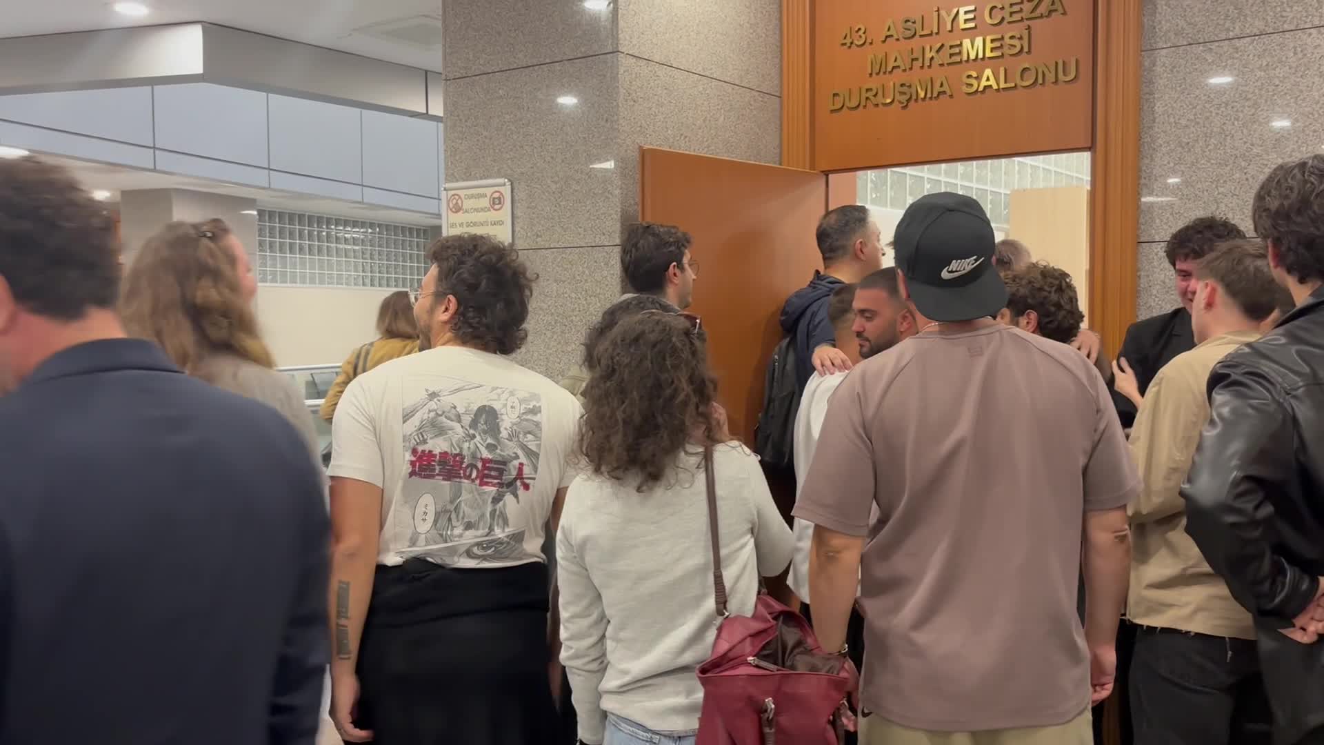 32 gündür tutuklu bulunan “Soğuk Savaş” sunucusu ve konuğu hakkında tahliye kararı verildi