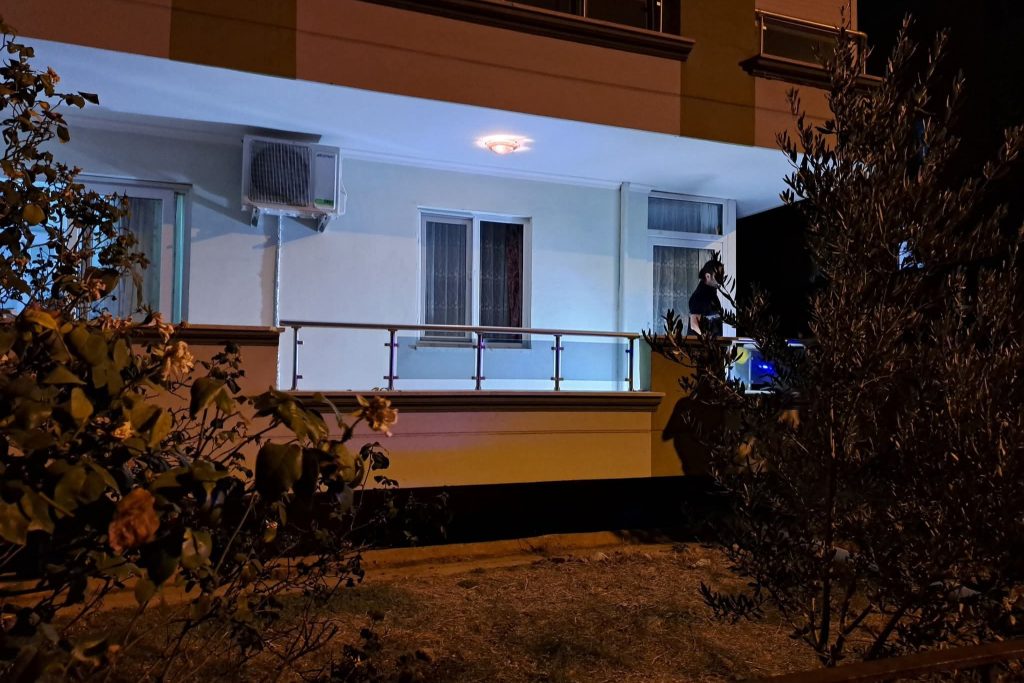 Menteşe Belediye Başkanı Aras’ın ailesinin evine saldırı... Muğla Valiliği: "Saldırının hedefi Başkan Köksal Aras’ın ailesi değil, başka bir şahıs"