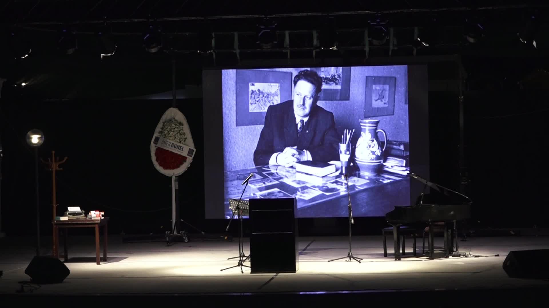 Kuşadası Belediyesi, Nazım Hikmet'i andı