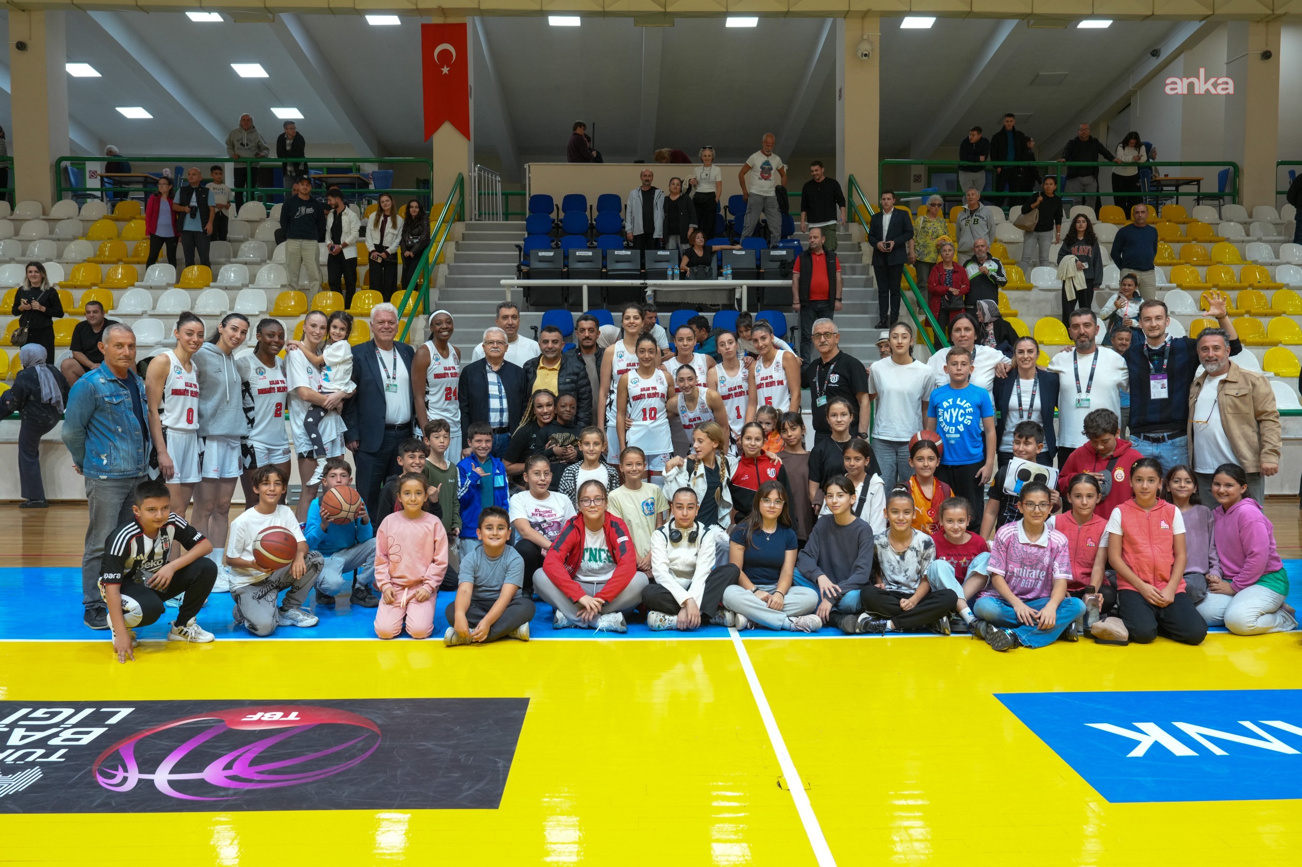Burhaniye Belediyespor’dan Bodrum Basketbol'a karşı farklı galibiyet