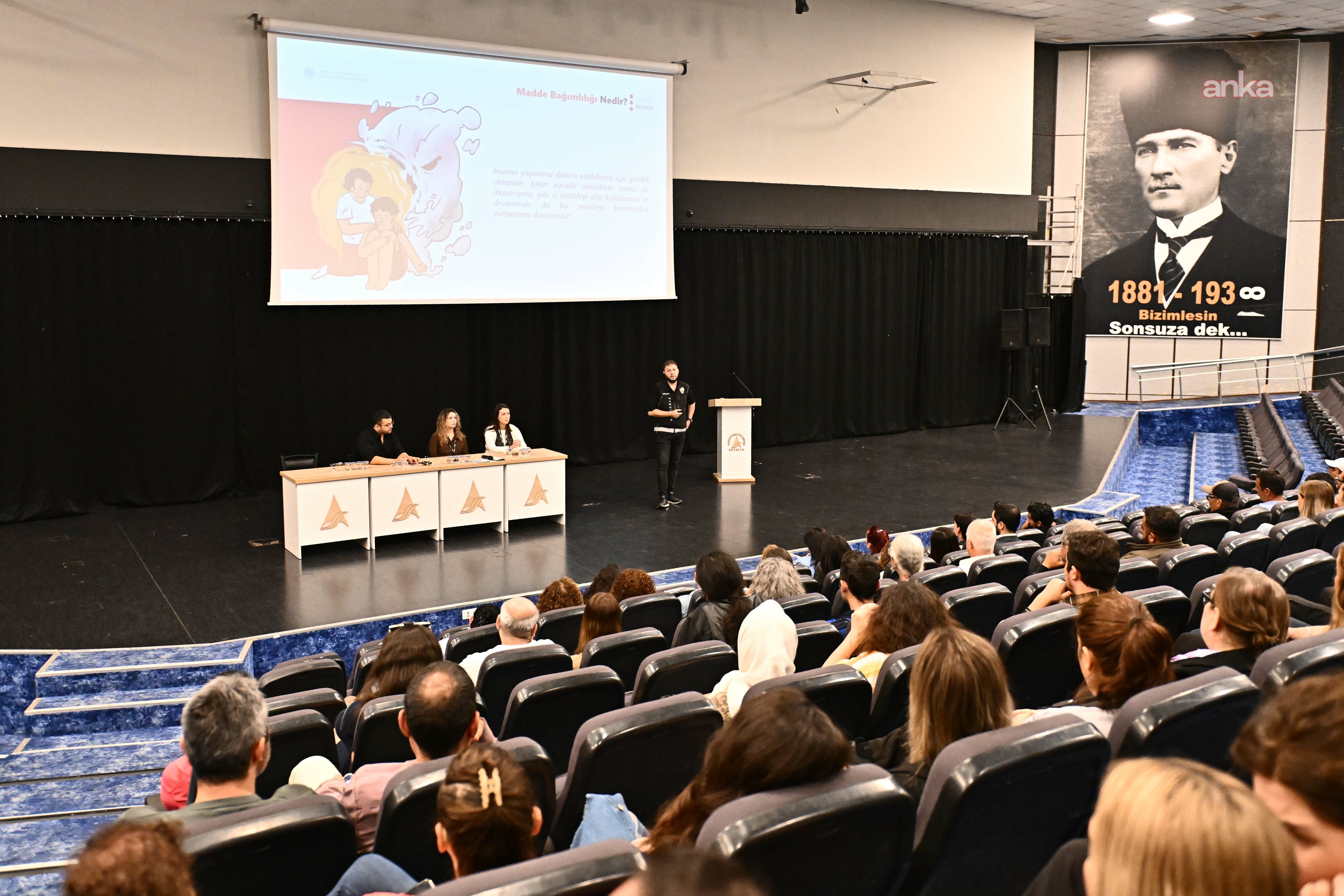 Muratpaşa'da madde bağımlılığına karşı farkındalık konferansı