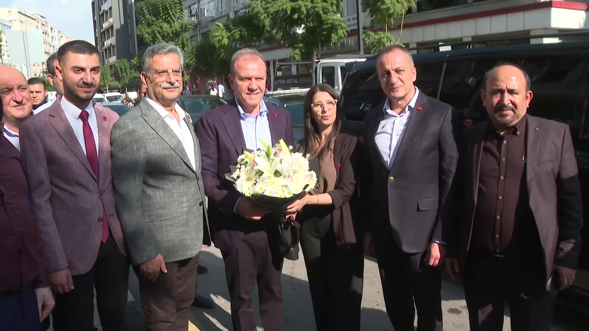 Mersin Büyükşehir Belediye Başkanı Seçer: "Seçime ve bize karşı yapılan saldırılara karşı hazır olacağız"