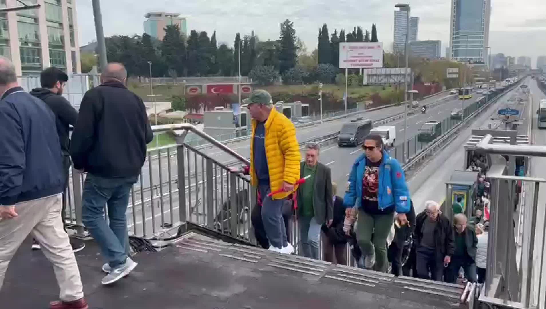 CHP İstanbul İl Başkanı Çelik: "Metrobüs ve metro ile Çağlayan Durağı'nda inerek Çağlayan Meydanı'na ulaşabilirsiniz"
