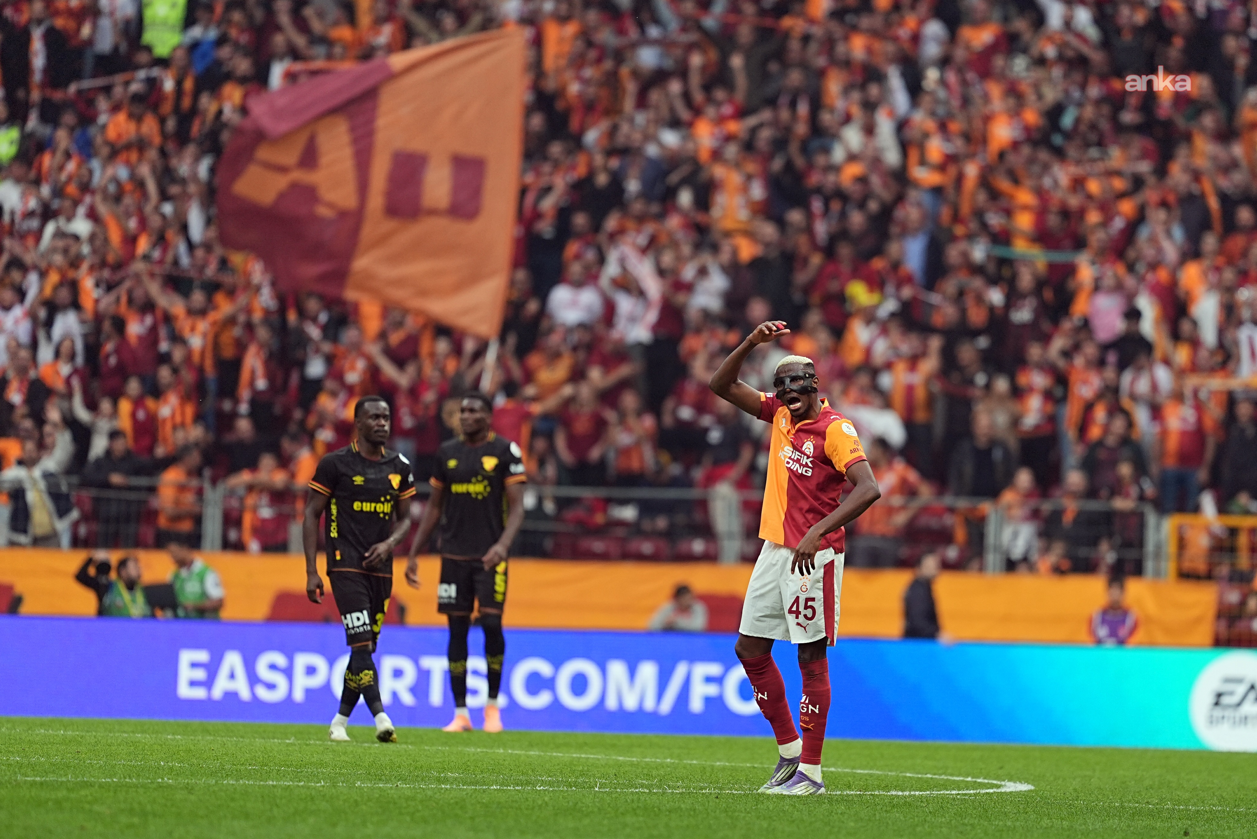 Galatasaray, Göztepe karşısında 3 puanı 3 golle aldı