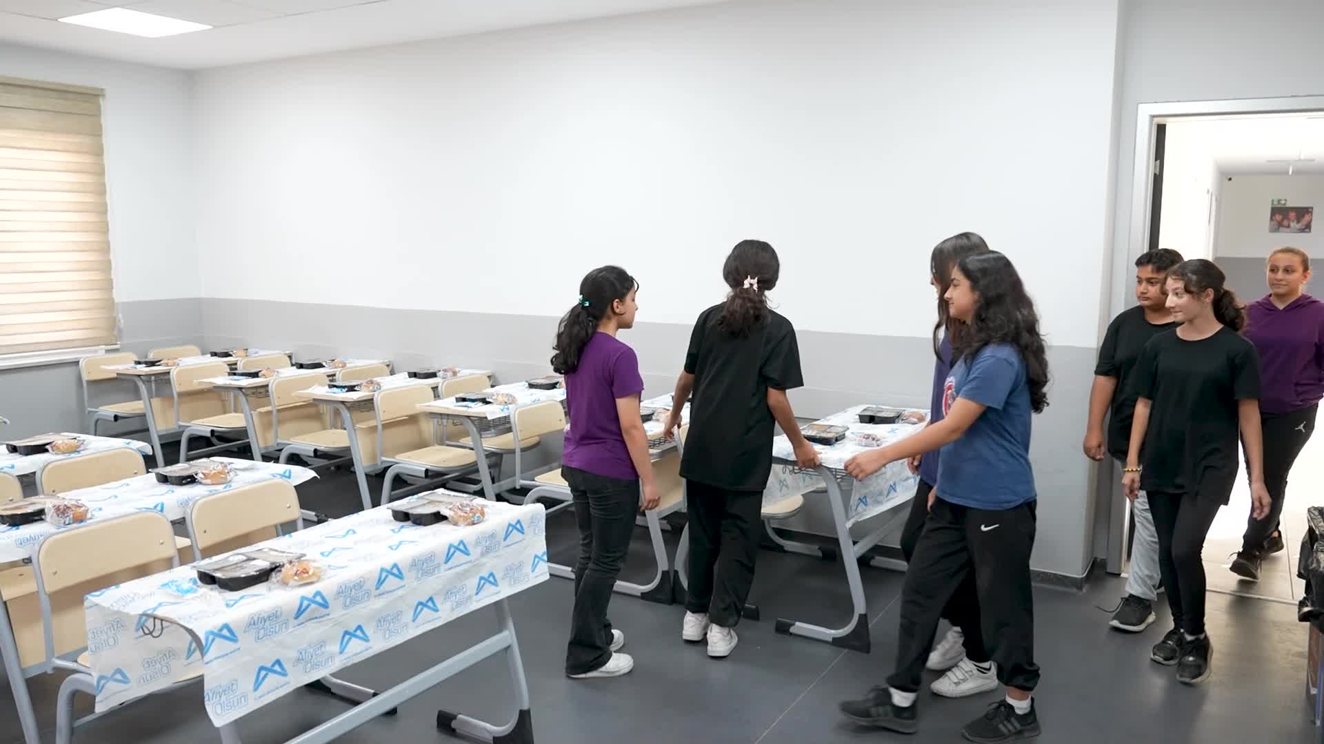 Mersin Büyükşehir Belediyesi'nin LGS öğrencilerine ücretsiz öğle yemeği desteği devam ediyor