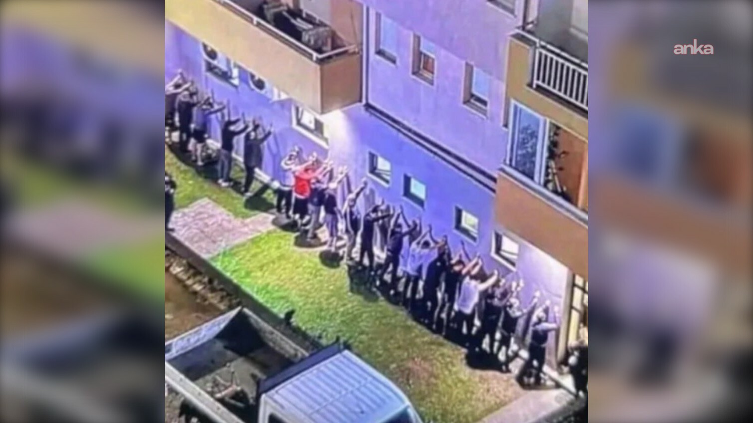 Karadağ’da halk “Türklere ölüm” sloganlarıyla sokağa çıktı... Türk vatandaşlarına vize serbestisi askıya alındı