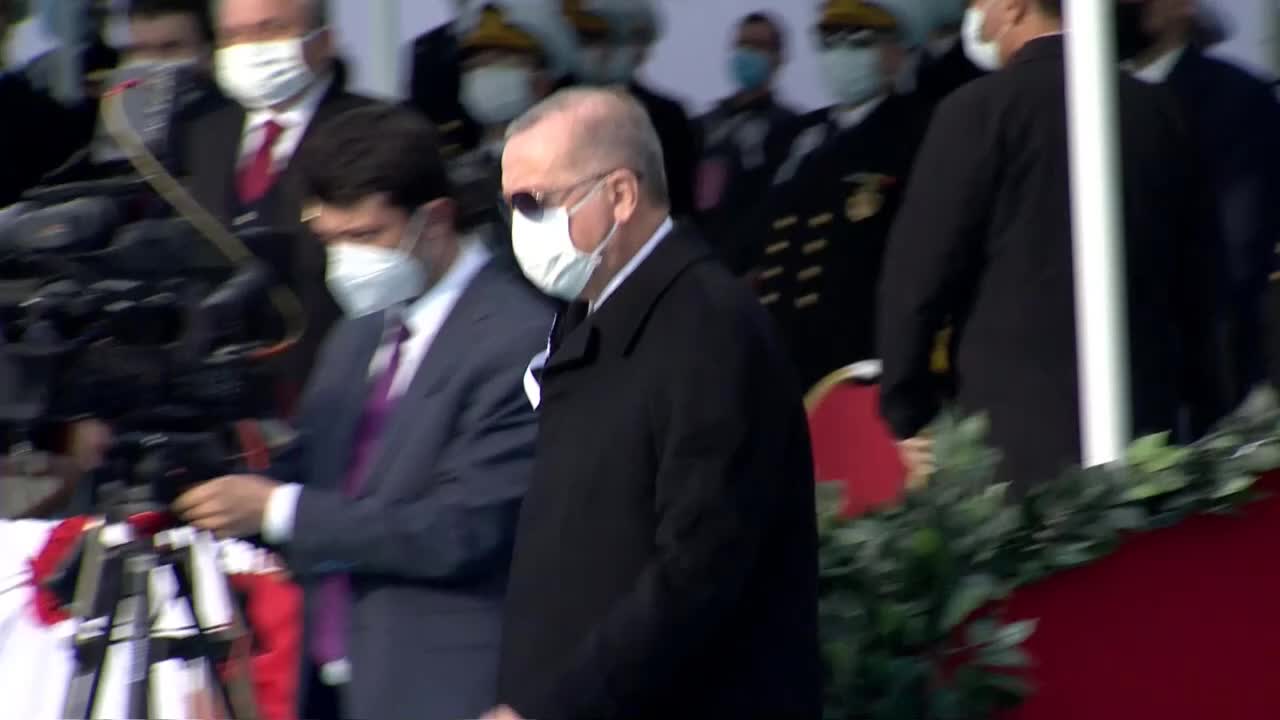 ERDOĞAN: İÇİMİZDEKİ GAFİLLERİN TÜM KARALAMA KAMPANYALARINA RAĞMEN SİLAHLI, SİLAHSIZ HAVA ARAÇLARIMIZ TÜM DÜNYADA GIPTAYLA TAKİP EDİLİYOR
