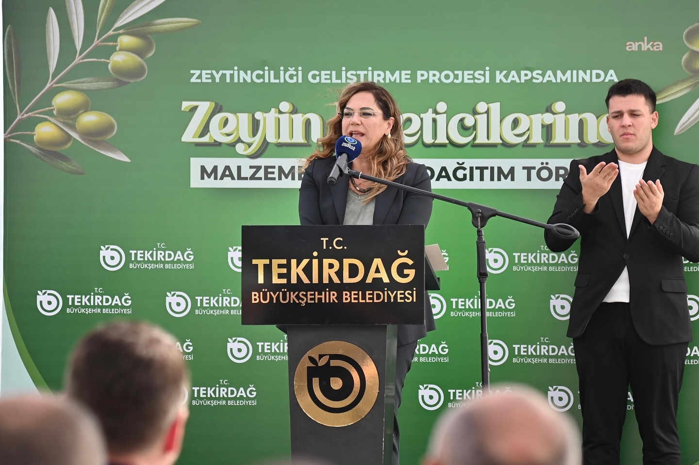 Tekirdağ Büyükşehir Belediyesi’nden 236 zeytin üreticisine ekipman desteği