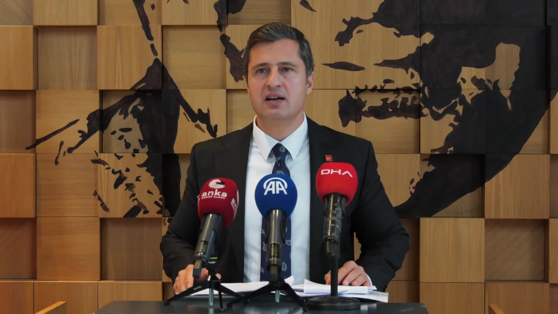 CHP Sözcüsü Yücel: “Hiçbir suça, iftiraya, iddianameye sığdıramadığınız İmamoğlu'nu casuslukla suçlayıp 86 milyonun gözünde itibarsızlaştıramazsınız”