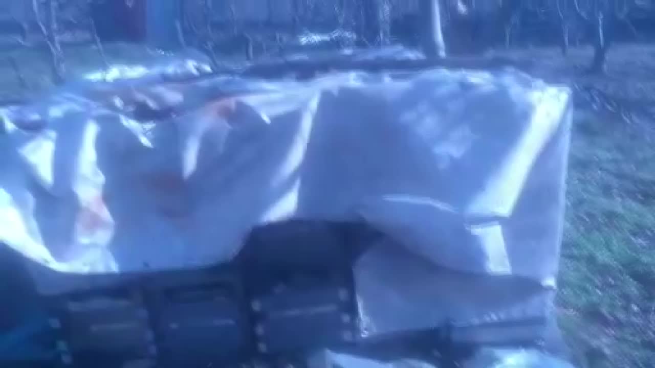BİR DRAM HABERİ DE ÇANAKKALE'DEN GELDİ: ÇİFTÇİNİN TRAKTÖRÜ HACZEDİLDİ ELMASI TARLADA KALDI, YAKACAK KÖMÜRÜ BİLE YOK