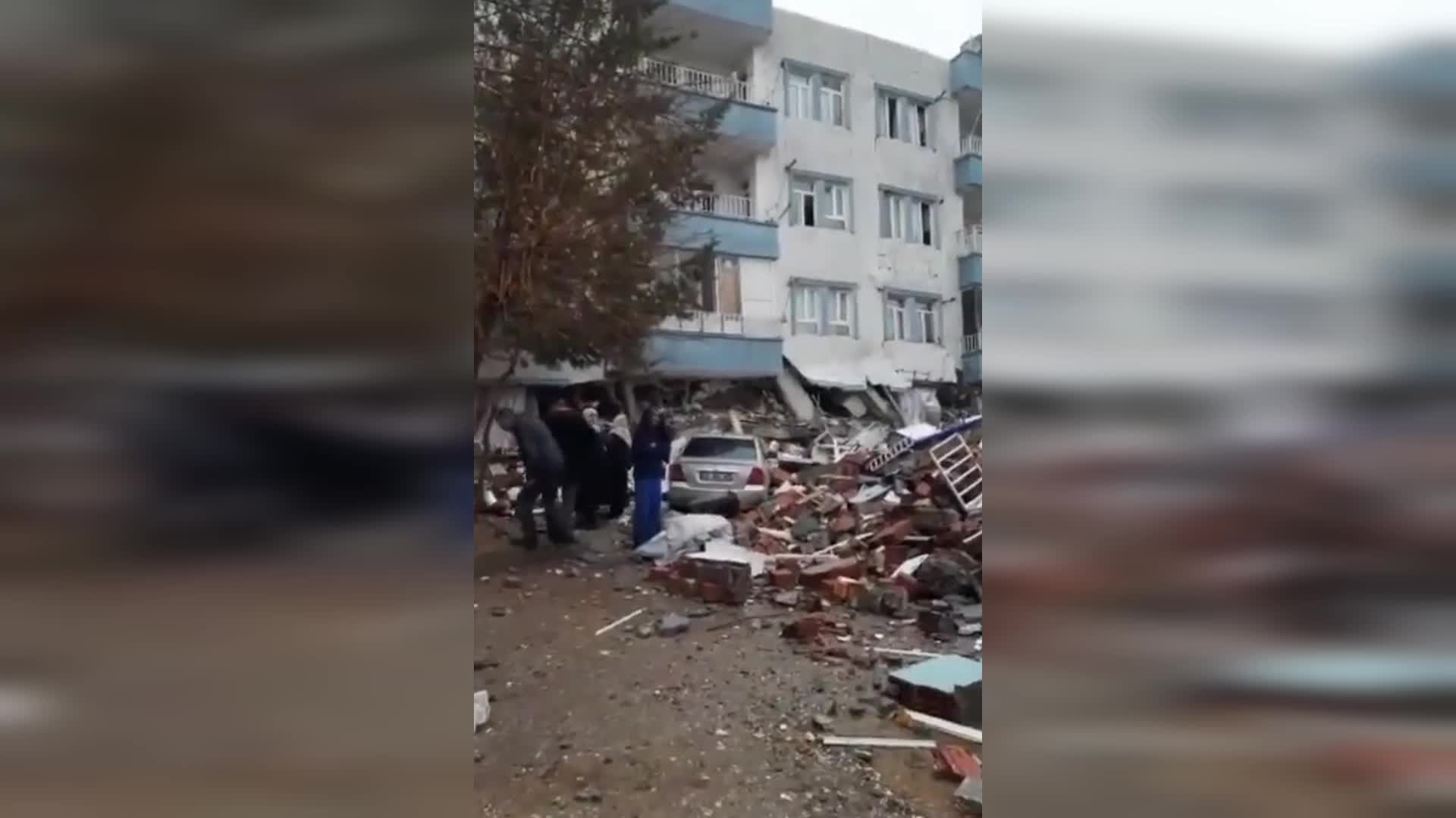 Depremde 77 kişiye mezar olan Akabe Sitesi davasının ilk duruşması depremden bin 20 gün sonra görülecek