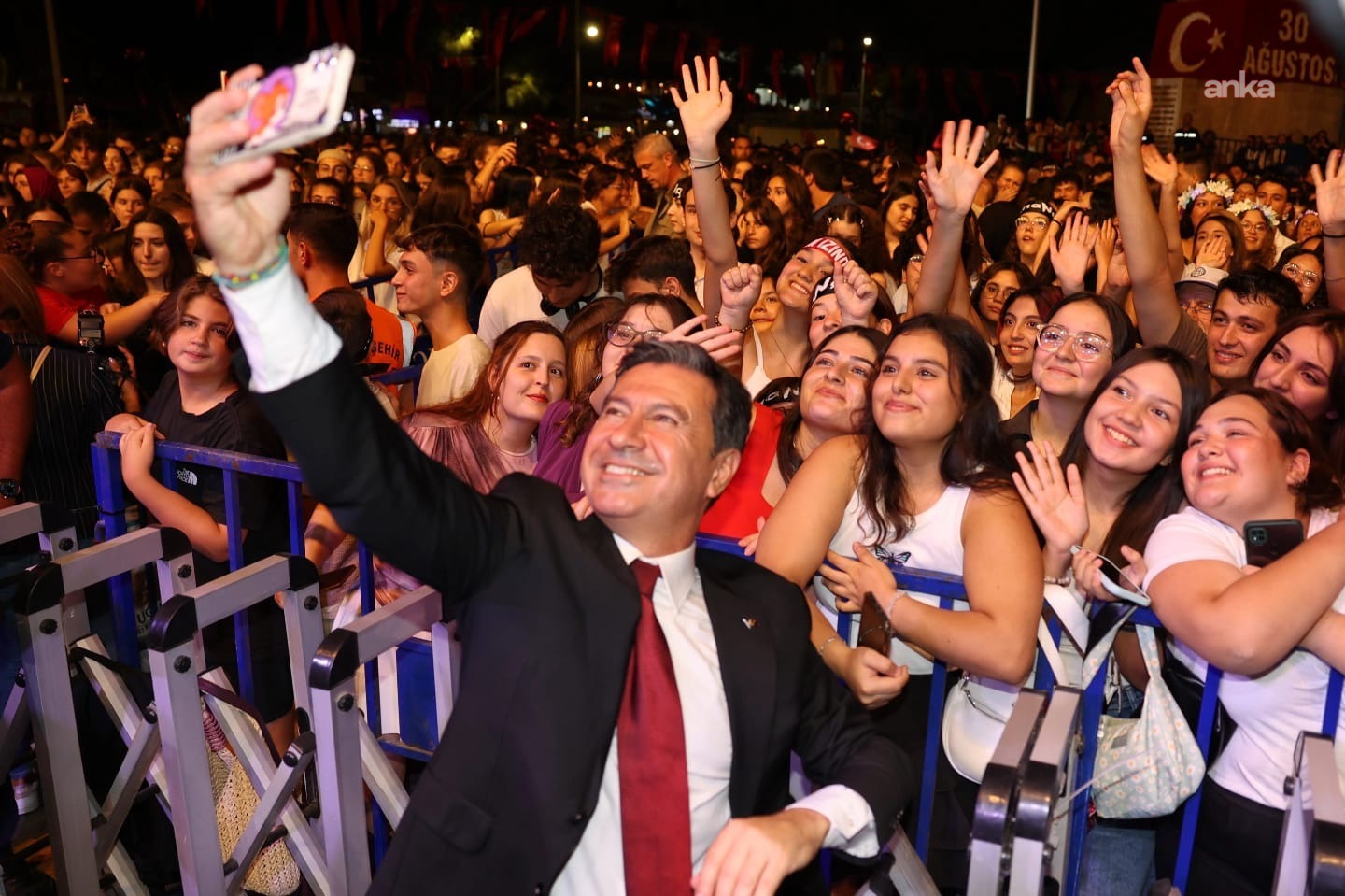 Muğla Büyükşehir Belediye Başkanı Aras: "Cumhuriyet’in ışığı yolumuzu aydınlatmaya devam edecek"