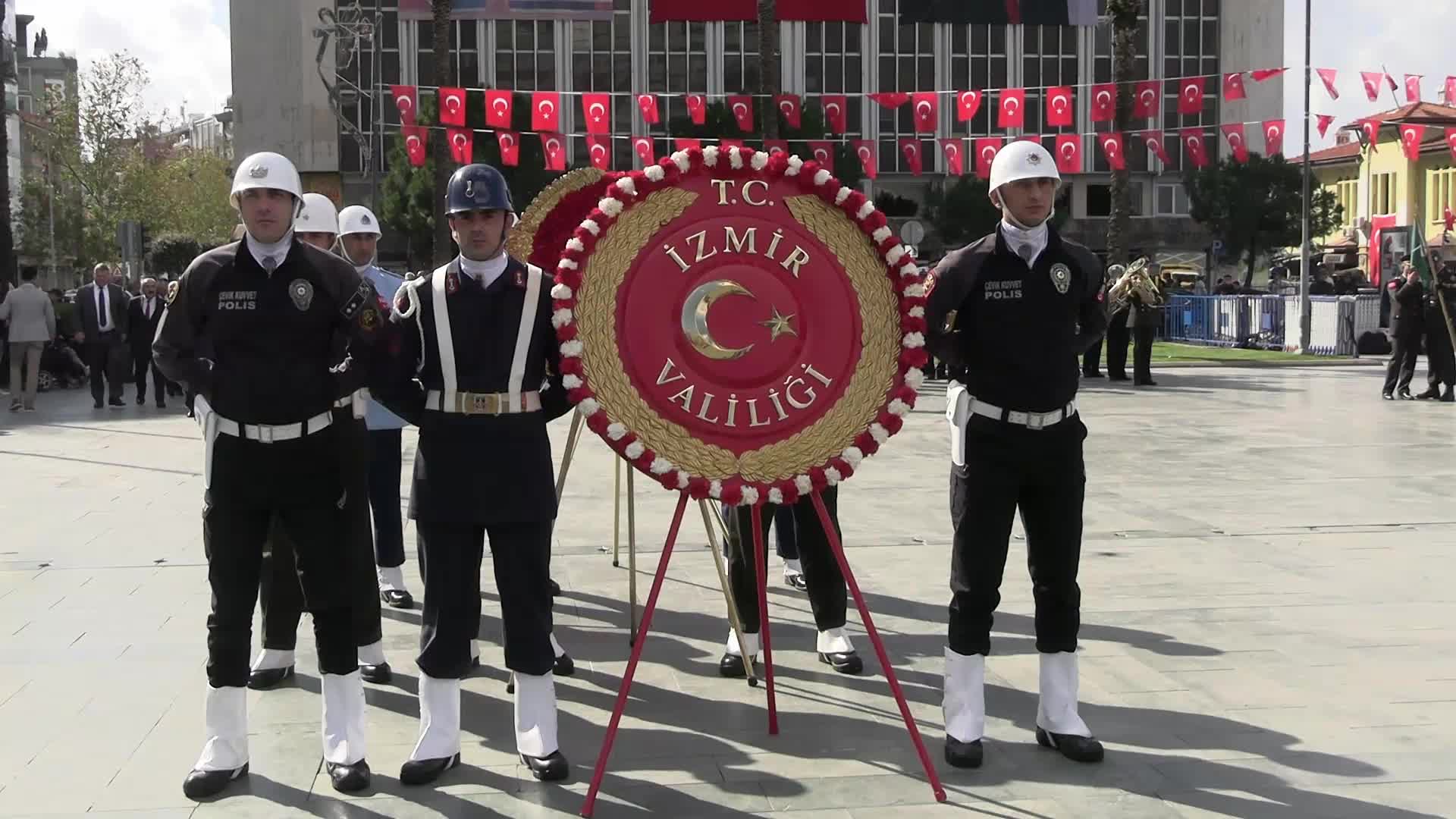 İzmir’de 29 Ekim kutlamaları başladı