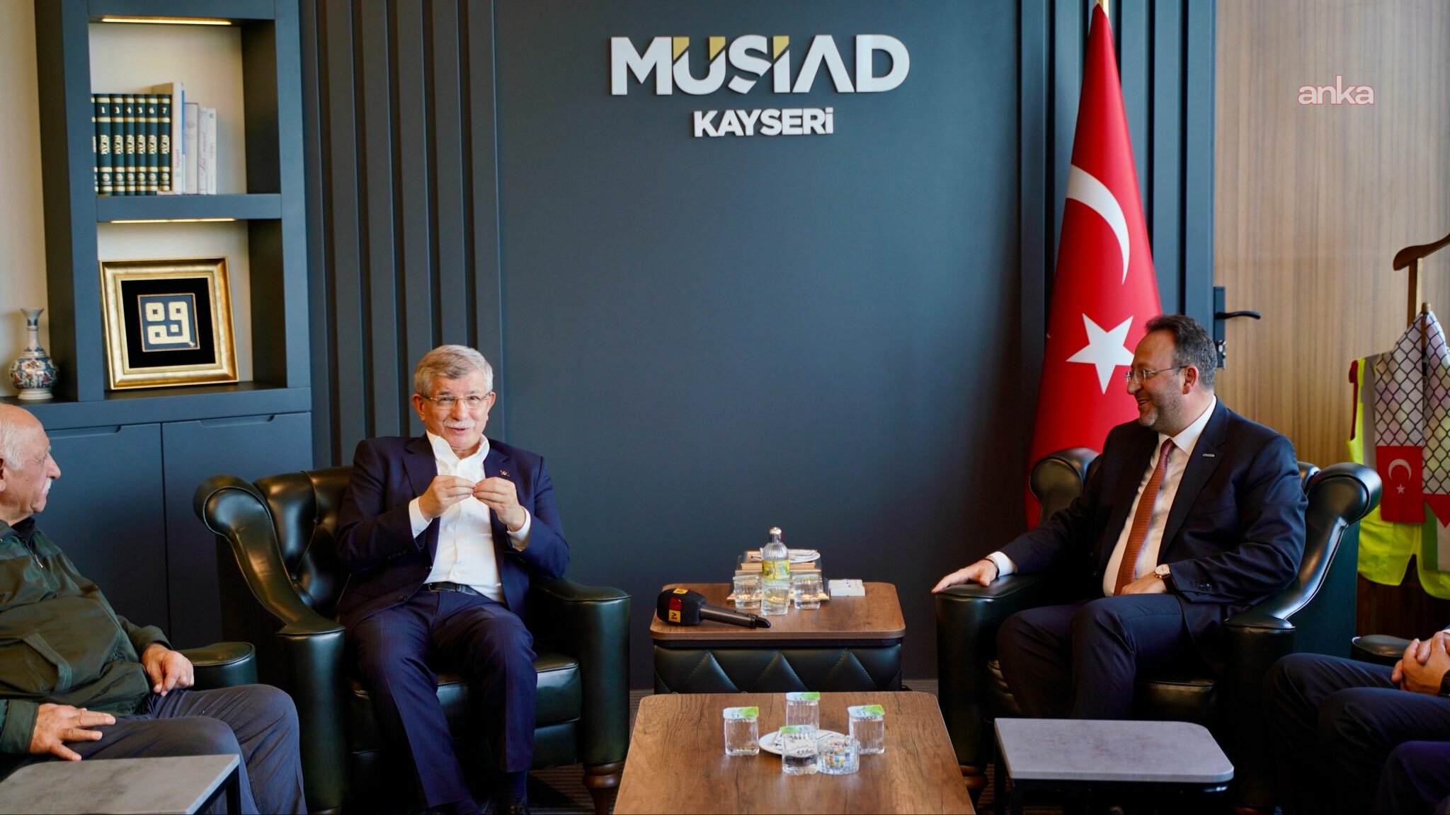 Ahmet Davutoğlu’ndan MÜSİAD Kayseri Şubesi’ne ziyaret