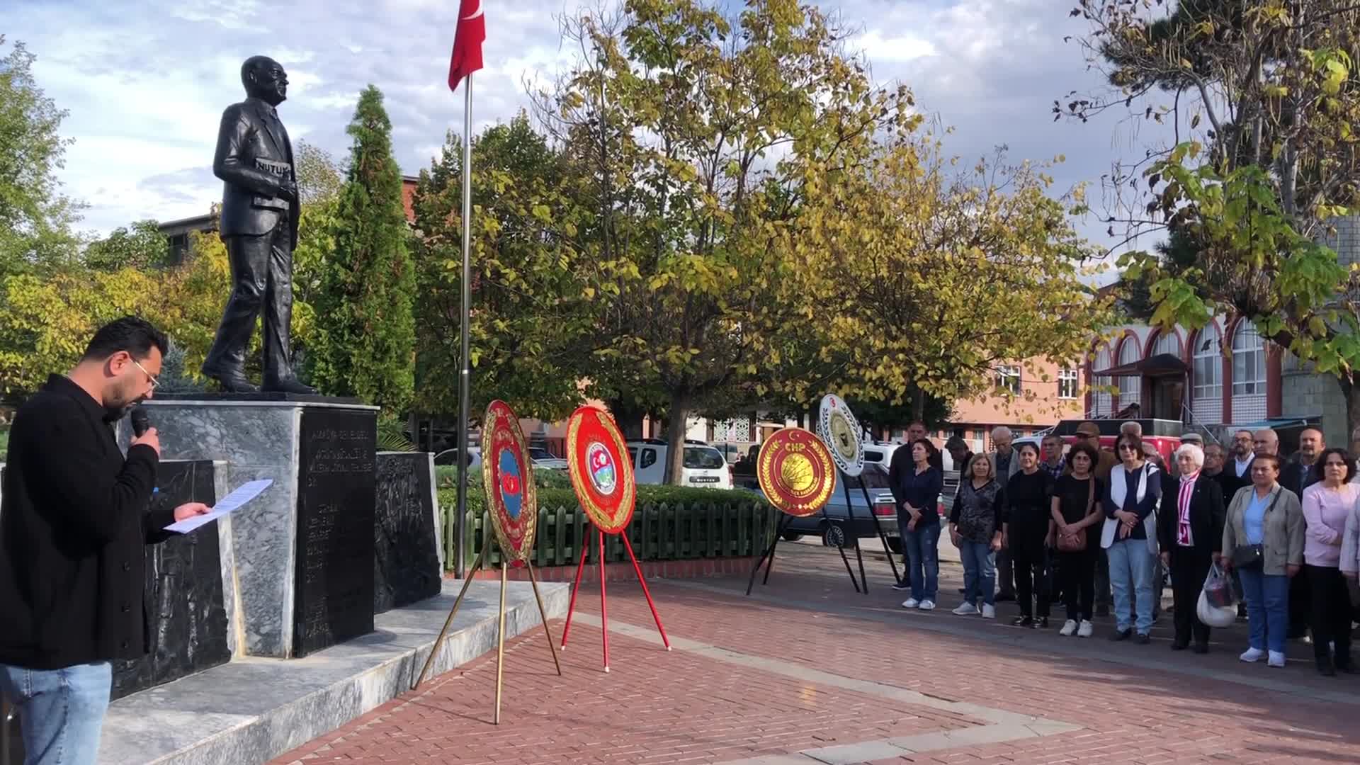 Amasya’da 29 Ekim’de Atatürk Anıtına çelenk bırakıldı