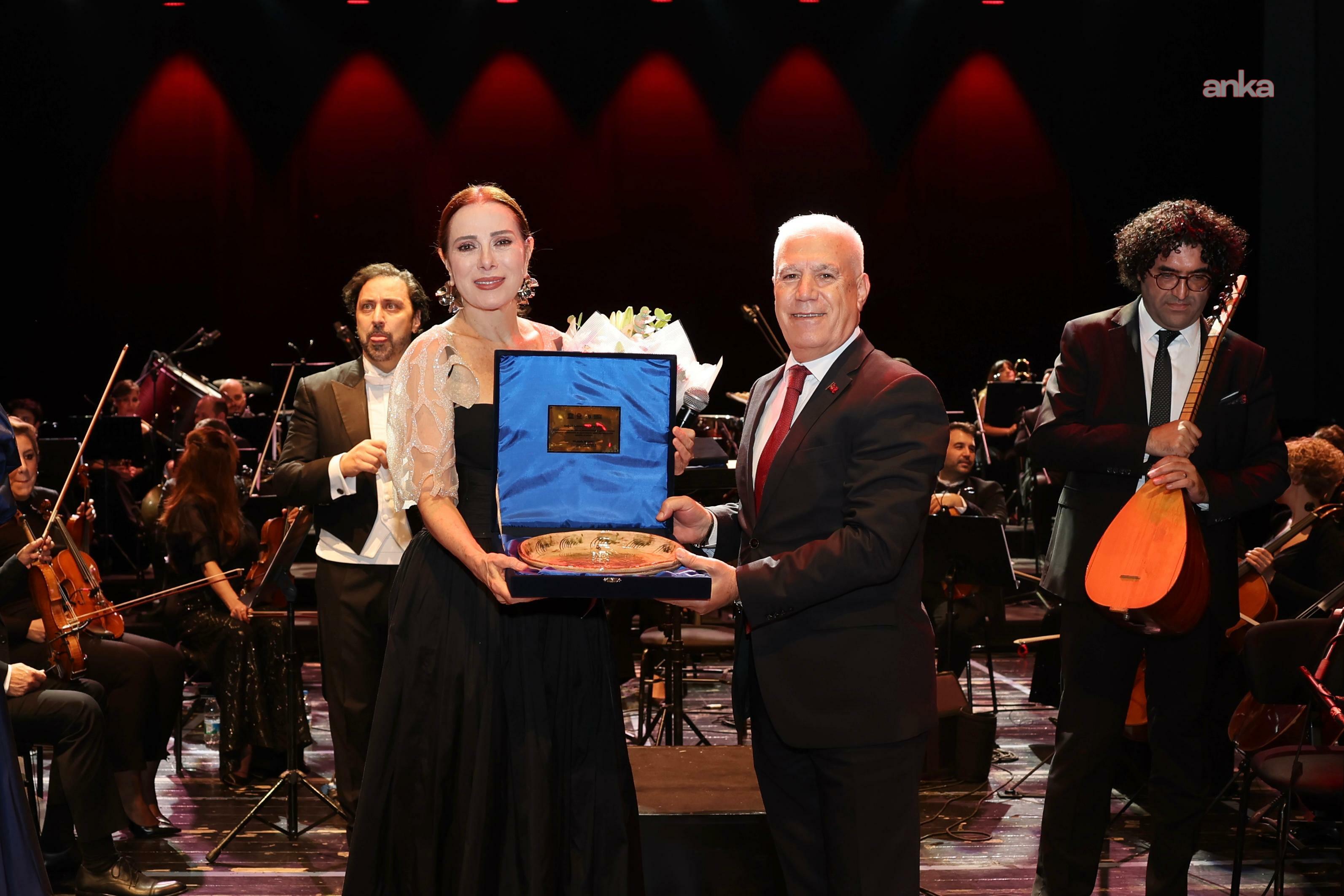 Bursa’da "Cumhuriyet Kadınları" konseri... Mustafa Bozbey: “Cumhuriyet; özgürlük ve eşitliğin simgesidir”