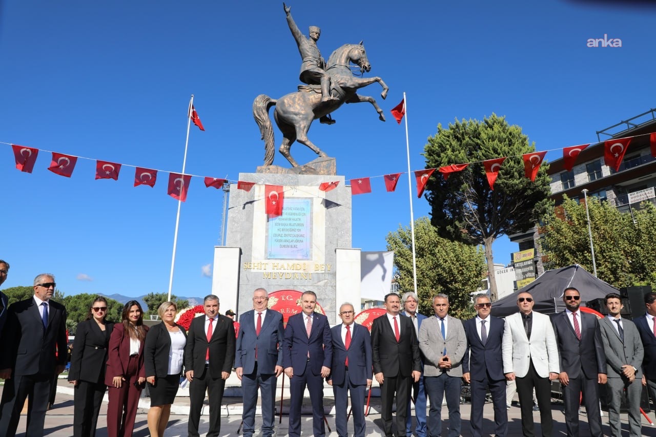 Edremit’te Cumhuriyet’in 102’nci yılı coşkuyla kutlandı