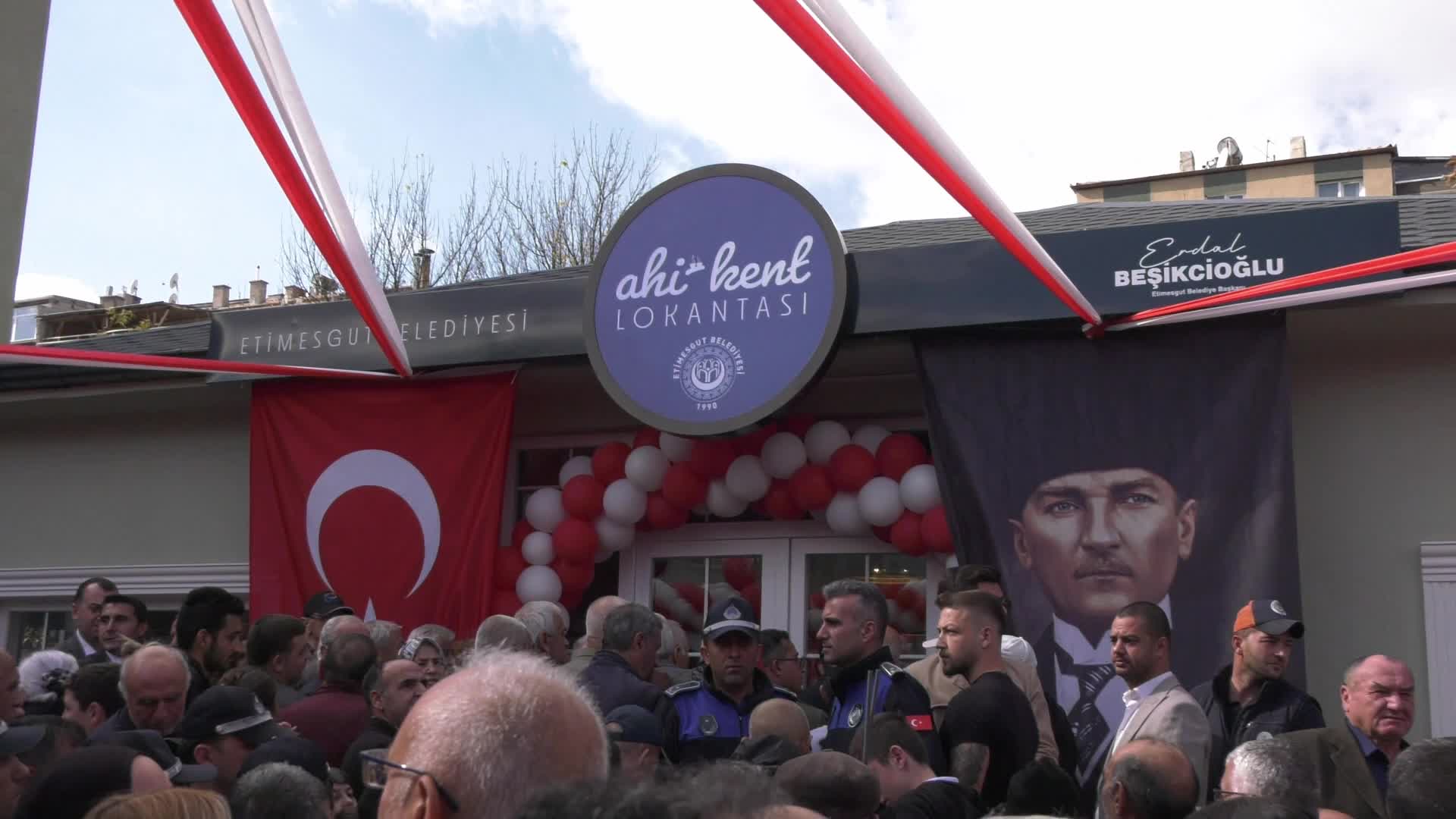 Etimesgut’ta "Ahi-Kent Lokantası" açıldı... Erdal Beşikcioğlu: “Cumhuriyet Bayramı'nda bu lokantayı açmak, bizim için özel bir onur”