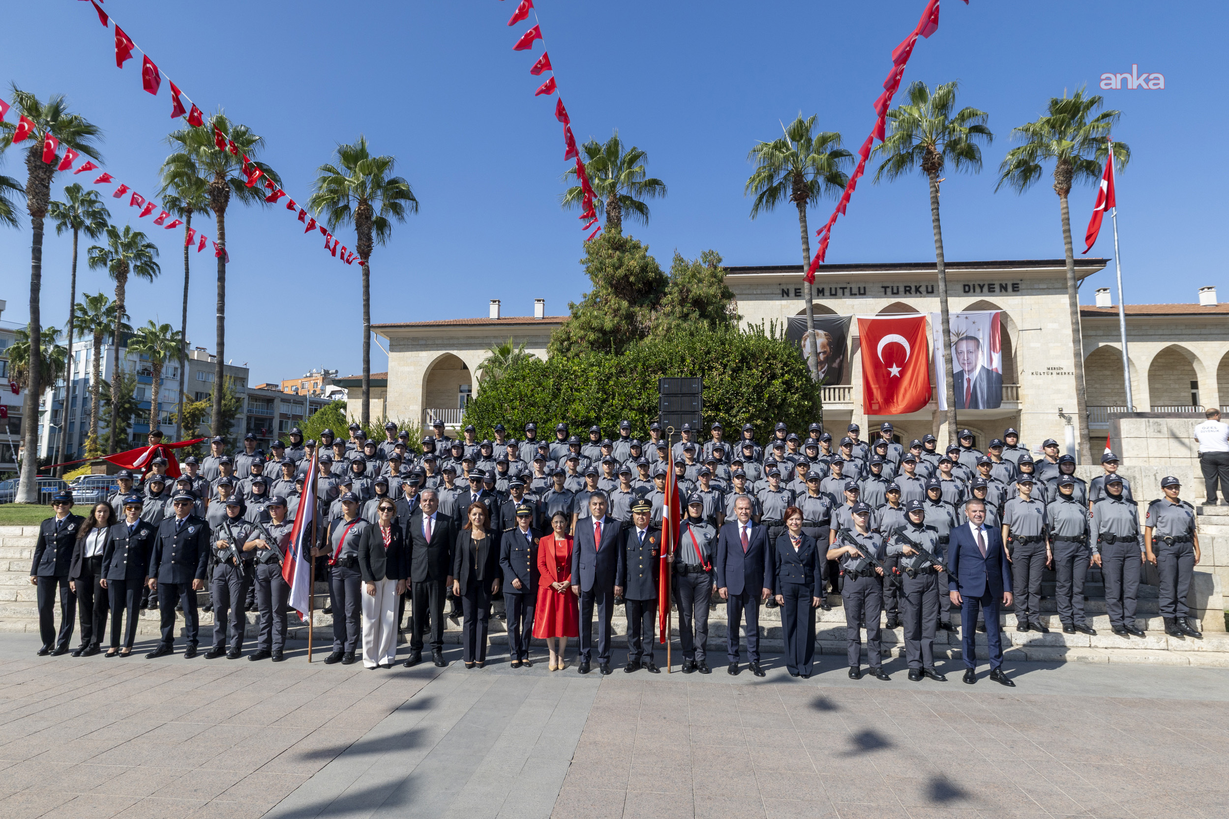 Mersin Büyükşehir Belediye Başkanı Seçer, Cumhuriyet Bayramı programına katıldı