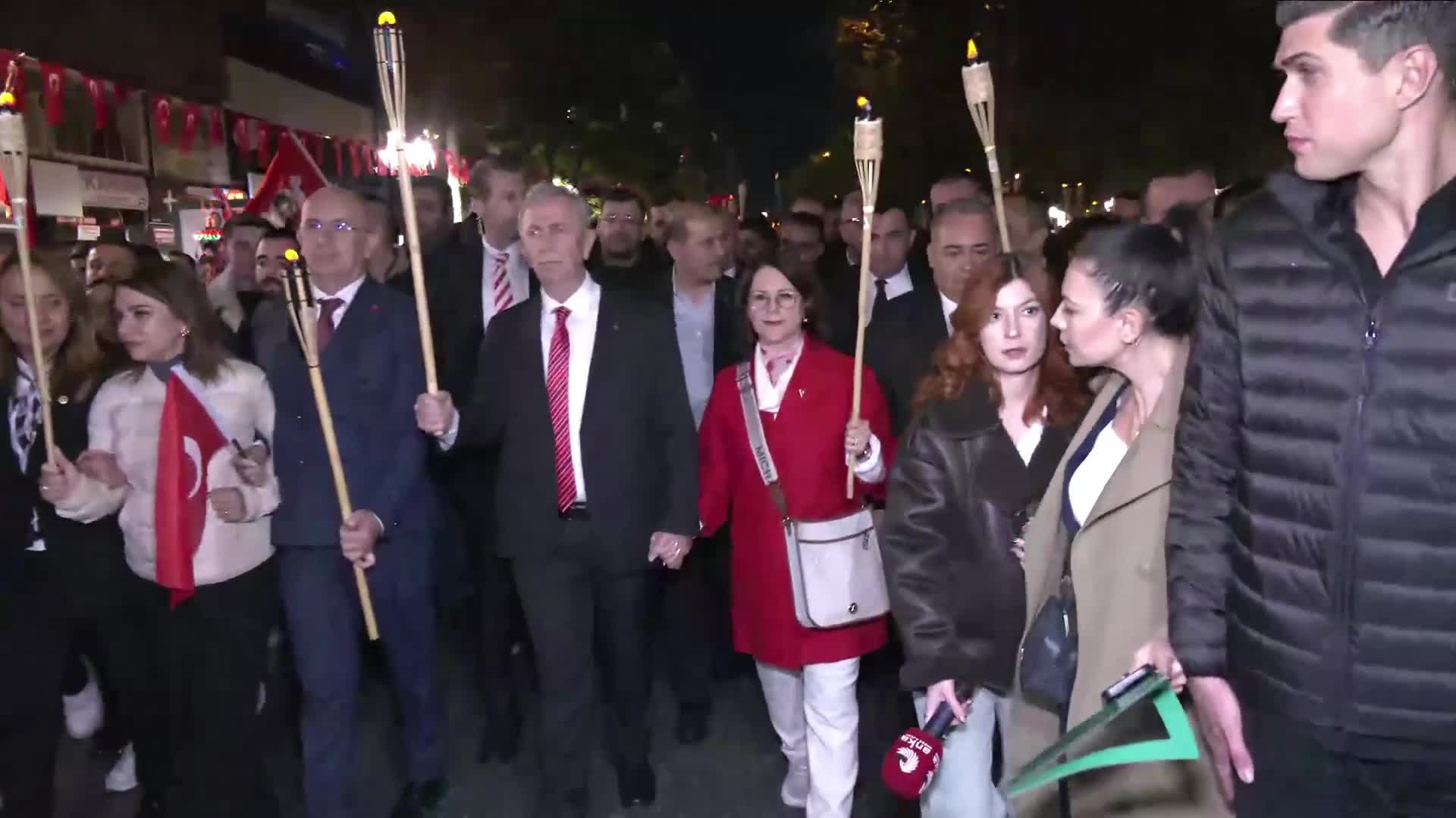 Ankara'da Cumhuriyet yürüyüşü... Mansur Yavaş: Cumhuriyetimizin değerlerine sahip çıkacağız