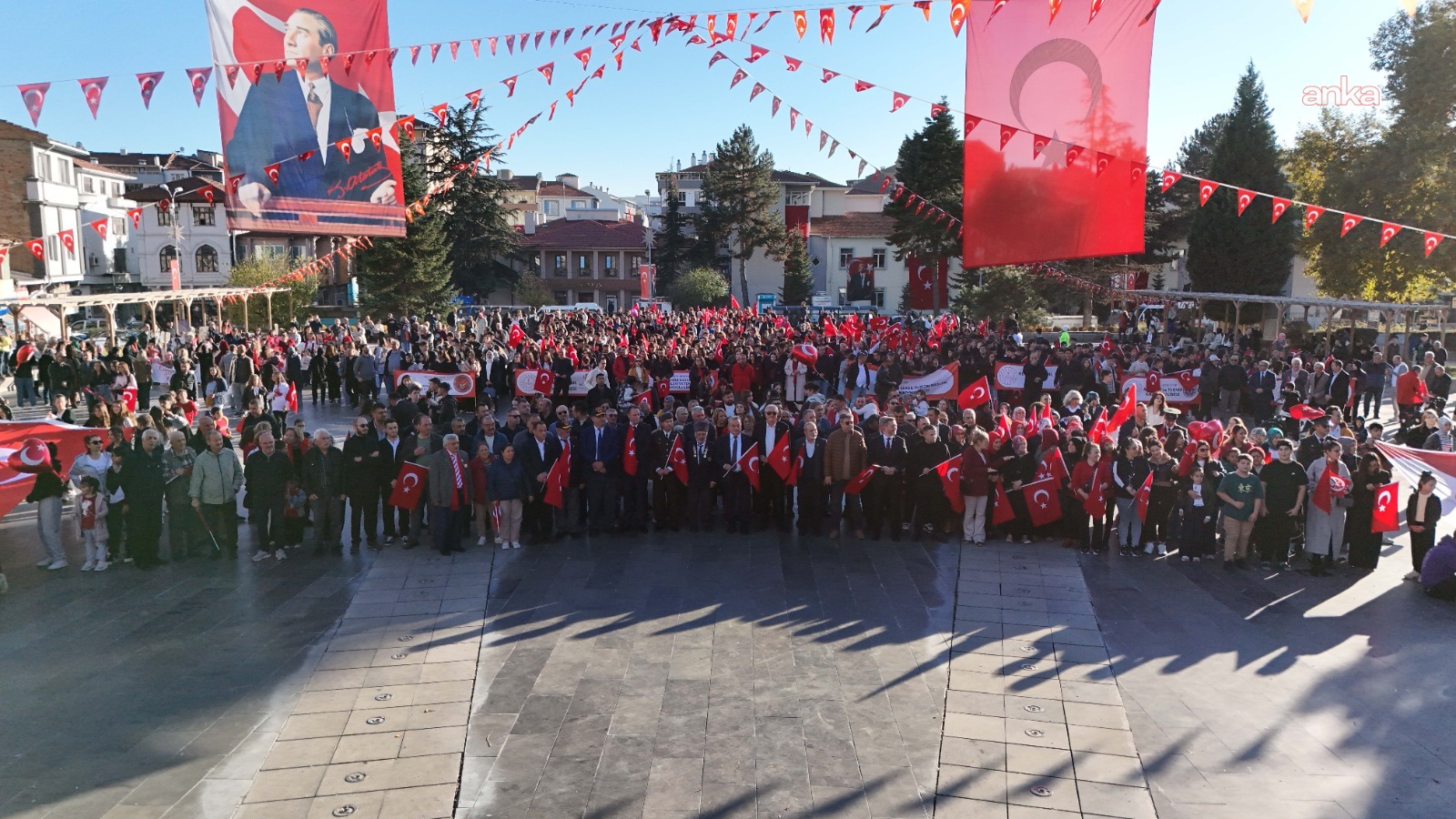 Bozüyük'te "Cumhuriyet Yürüyüşü"ne yoğun ilgi