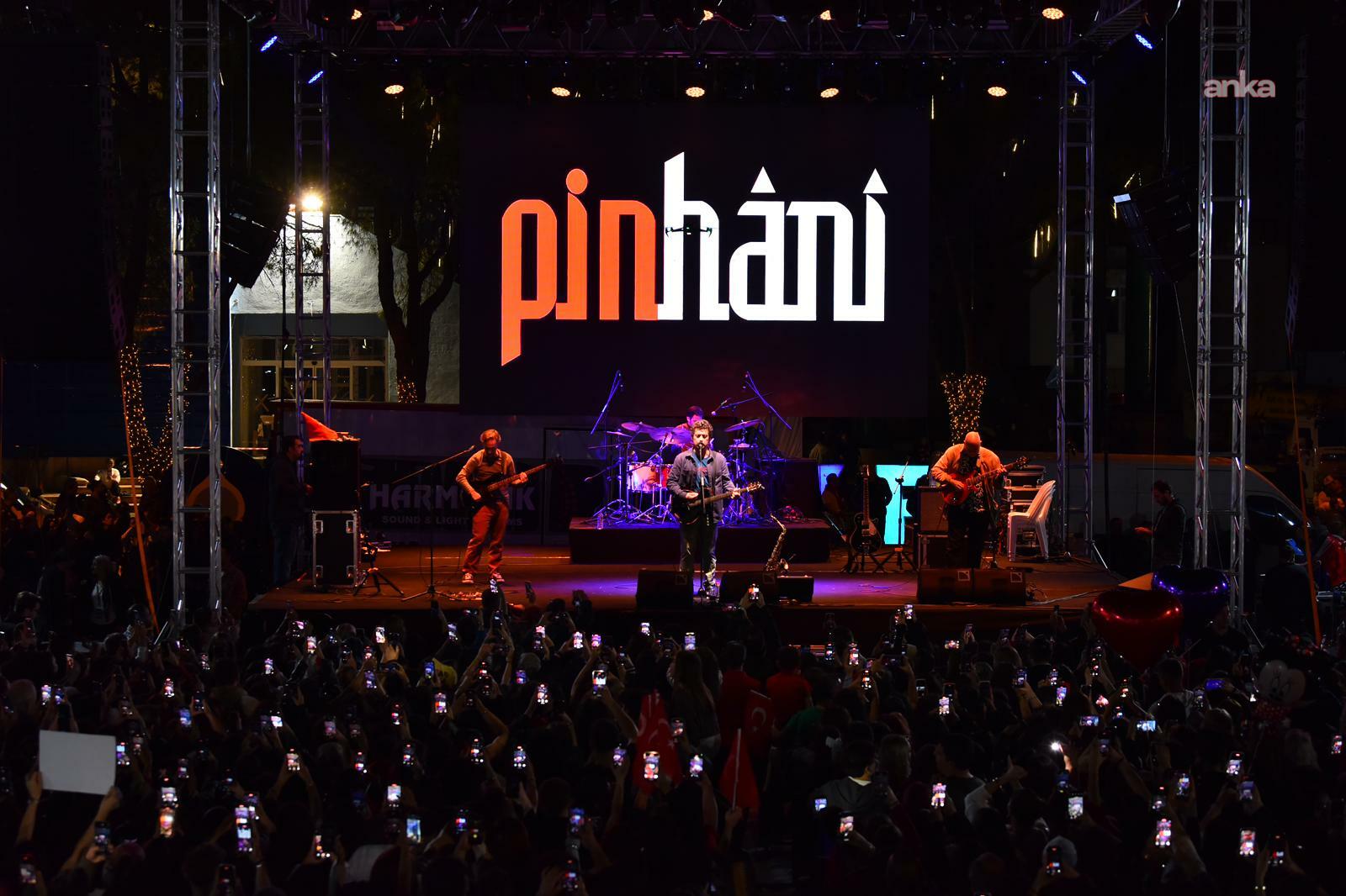 Fethiye'de 29 Ekim kutlamaları "Pinhani" konseriyle taçlandı