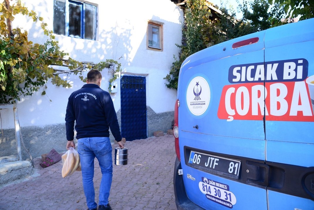 Kahramankazan Belediyesi, sıcak yemek hizmetini sürdürüyor