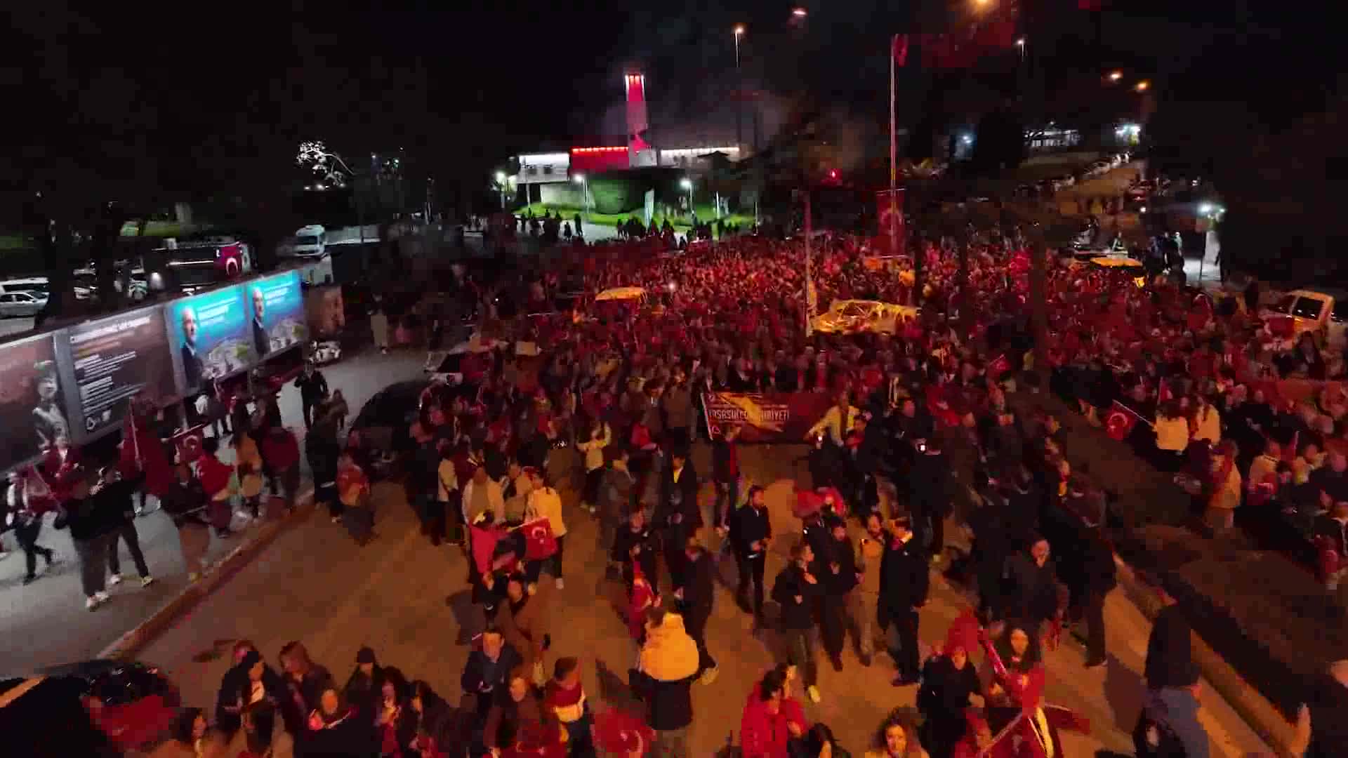 Balıkesirliler, 29 Ekim'de tek yürek oldu... Büyükşehir Belediye Başkanı Akın: "Kuvayımilliye ruhuyla ilerlemeye ve yükselmeye devam edeceğiz"