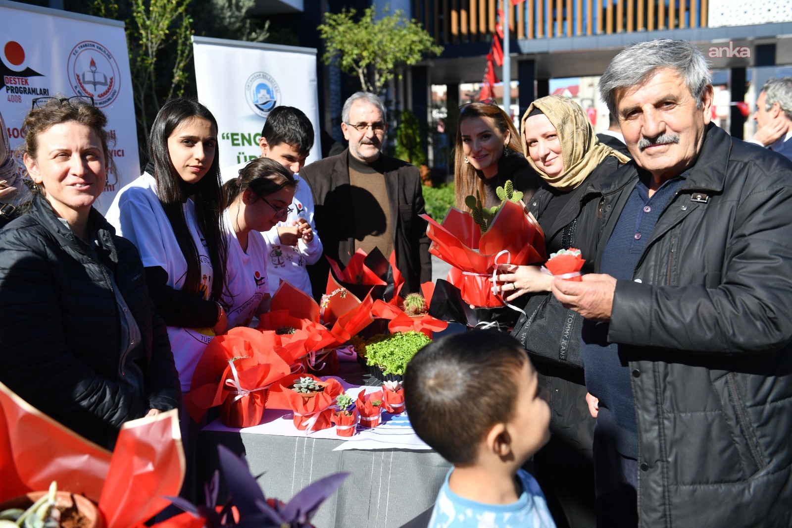 Ortahisar'da özel gereksinimli bireyler, üretmenin mutluluğunu yaşadı