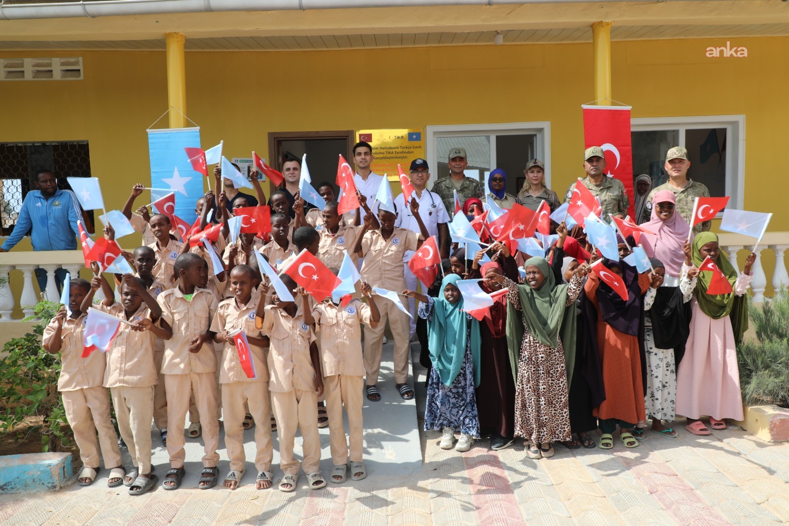 Somali Türk Görev Kuvveti Komutanlığı'ndan Somalili şehit çocuklarına ziyaret
