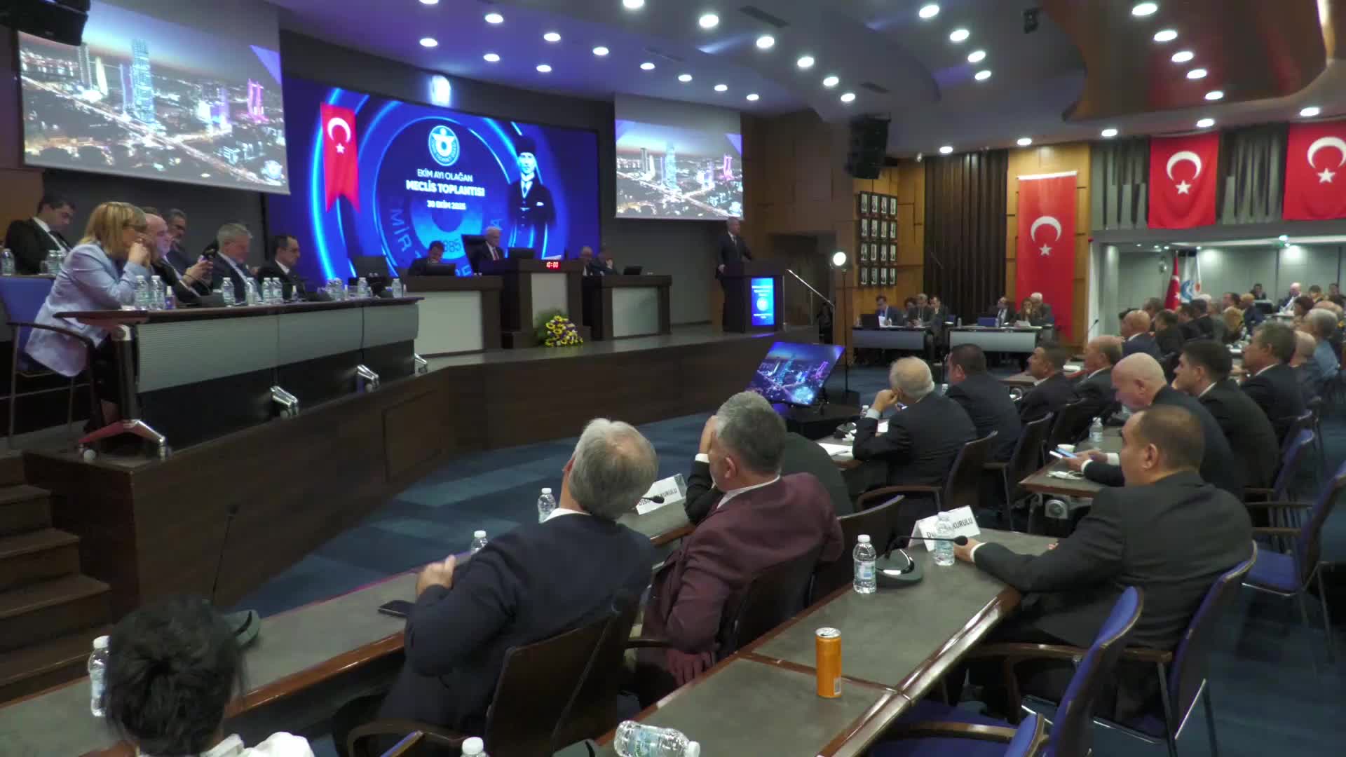 İZTO Başkanı Özgener: Üretim odaklı iş dünyası enflasyonun düşürülmesi için ciddi bir bedel ödüyor