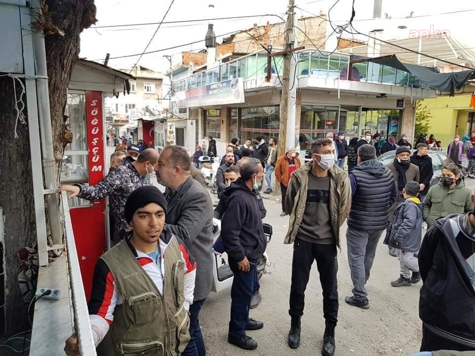 İZMİR'DE ROMANLARIN ELEKTRİKLERİNİN KESİLMESİNE TEPKİ: "YANDAŞA VAR, YOKSULA YOK"