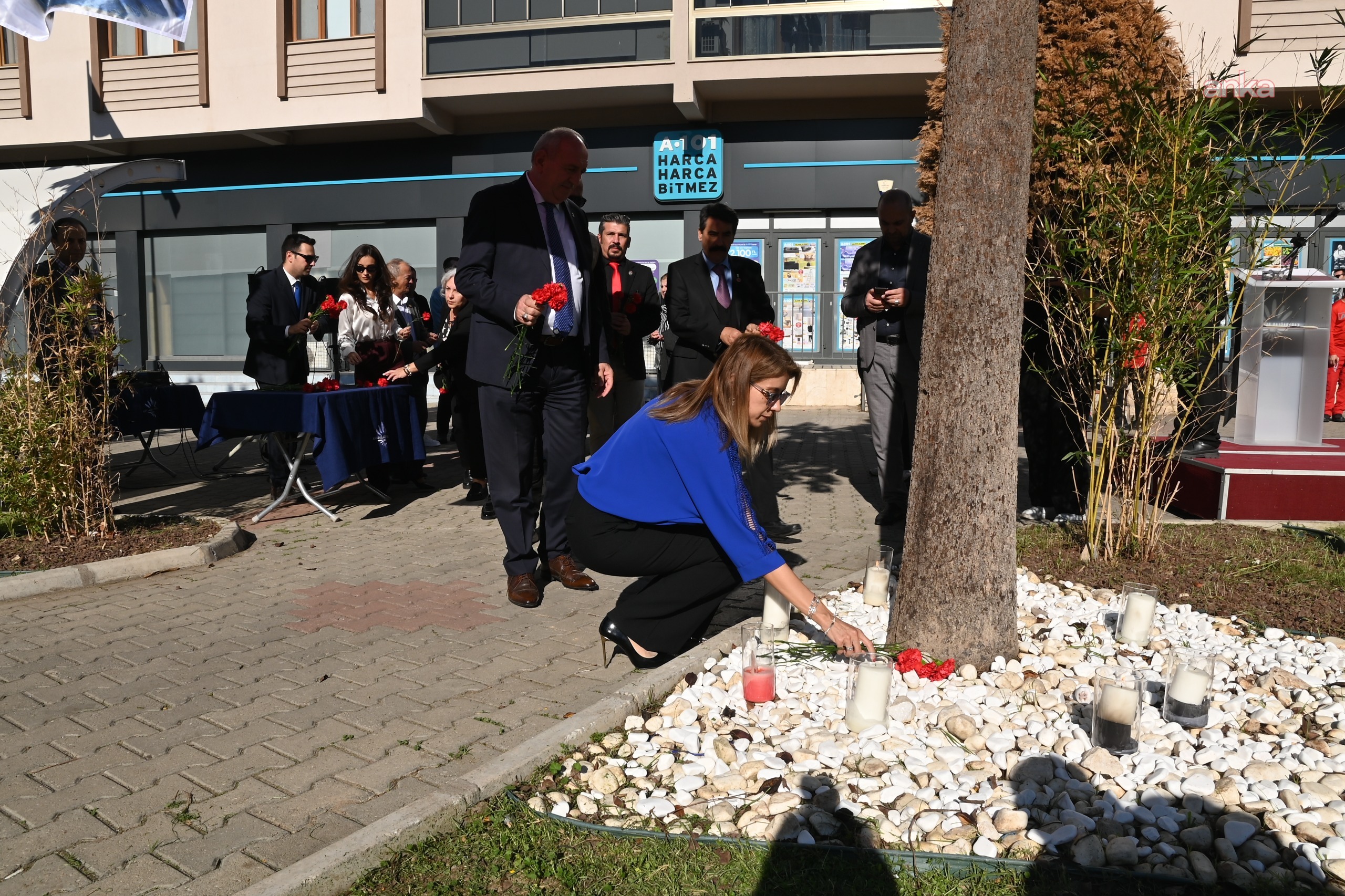 Karabağlar'da 30 Ekim Depremi'nde hayatını kaybedenler anıldı